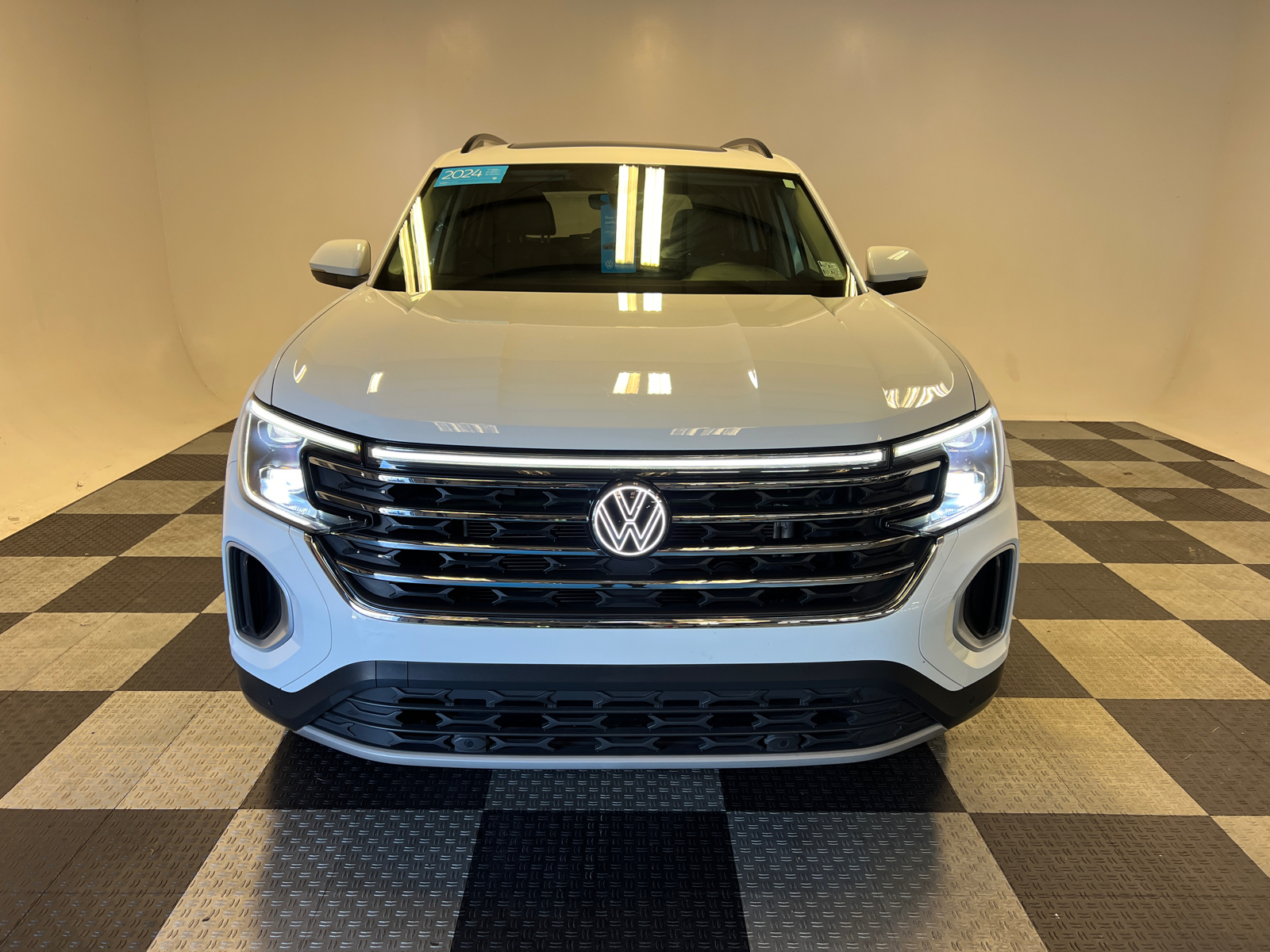 2024 Volkswagen Atlas 2.0T SE w/Technology 2