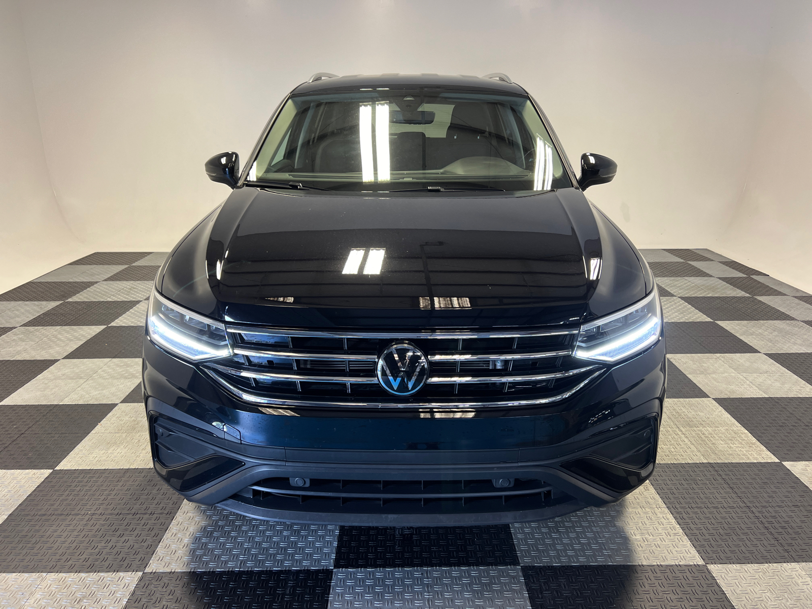 2024 Volkswagen Tiguan 2.0T SE 2