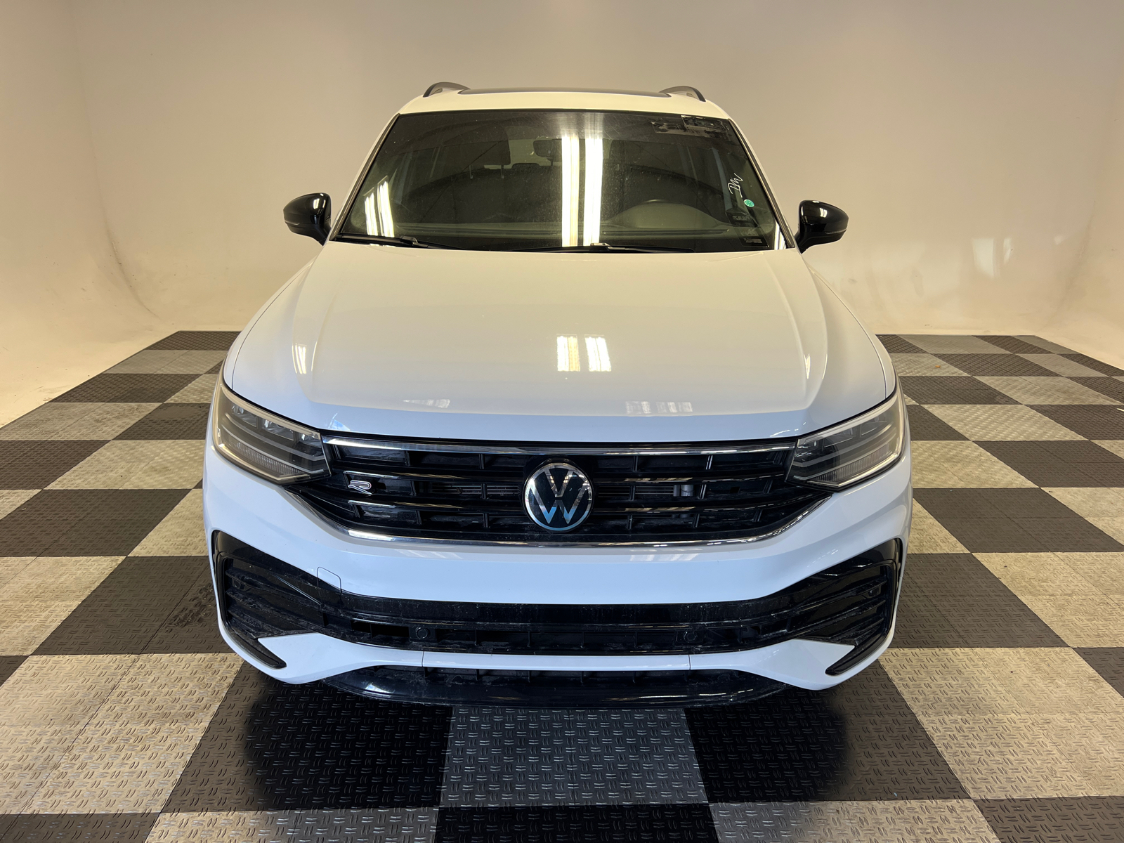 2022 Volkswagen Tiguan 2.0T SE R-Line Black 2