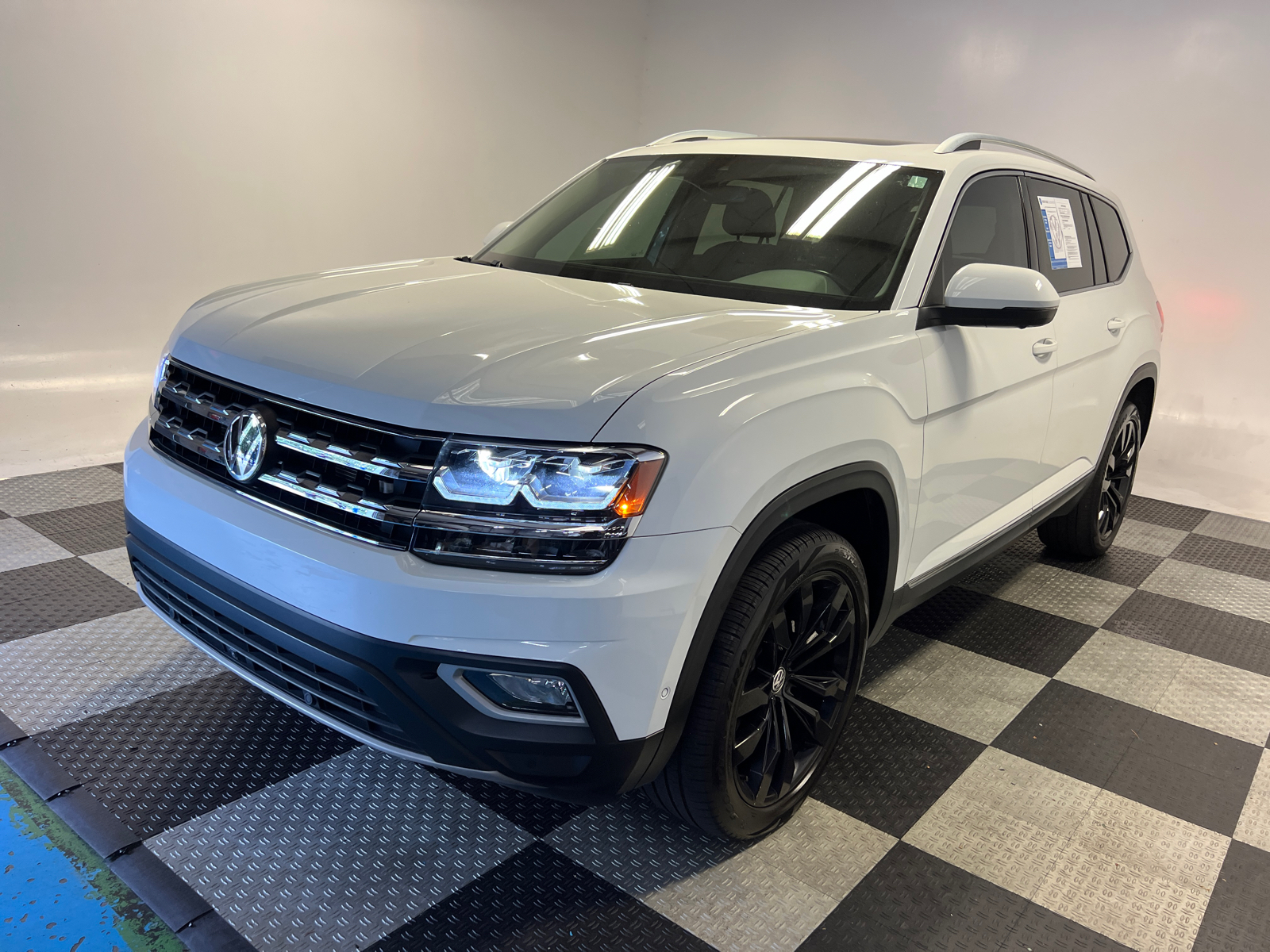 2019 Volkswagen Atlas SEL Premium 3