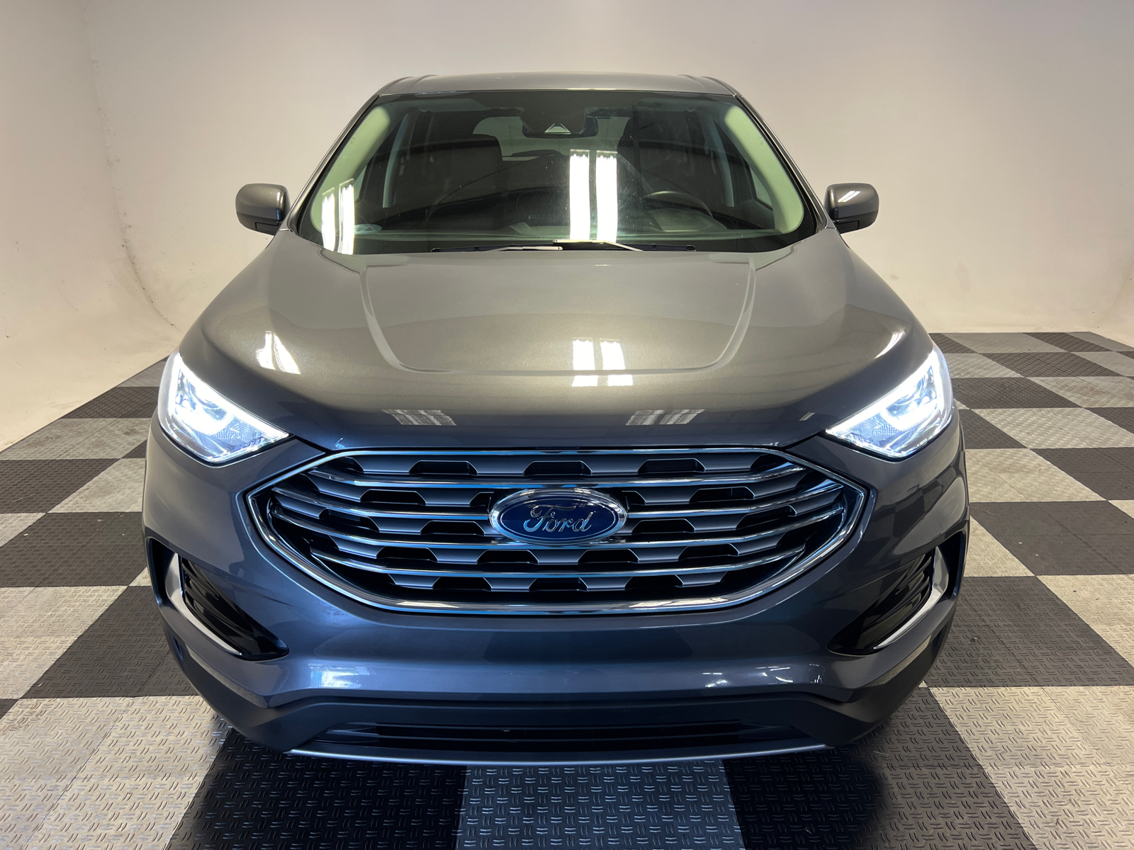 2022 Ford Edge SEL 2