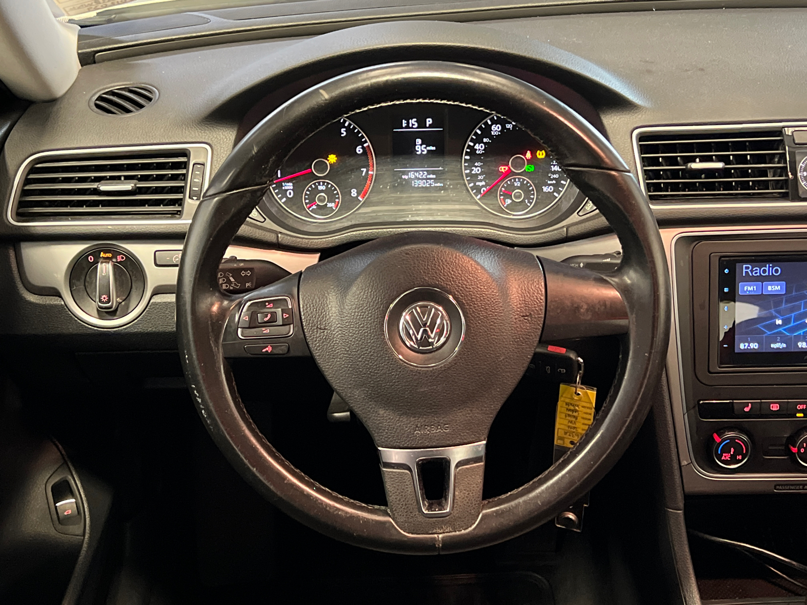 2014 Volkswagen Passat 2.5L S 18