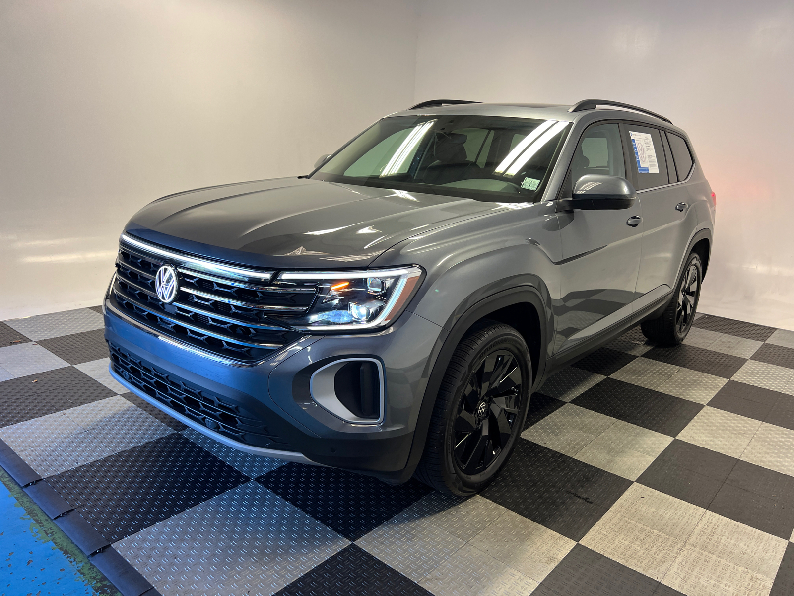 2024 Volkswagen Atlas 2.0T SE w/Technology 3