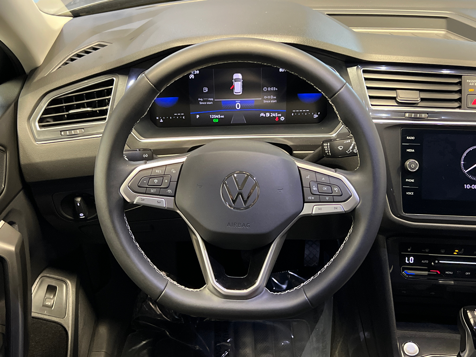 2023 Volkswagen Tiguan 2.0T SE 20