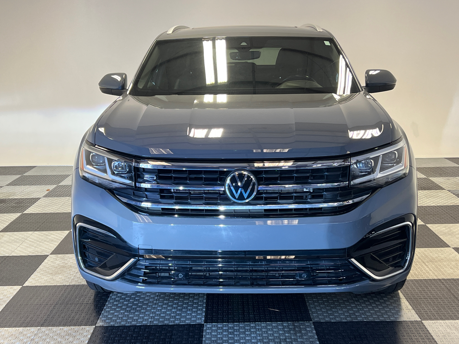 2020 Volkswagen Atlas Cross Sport 3.6L V6 SEL R-Line 2