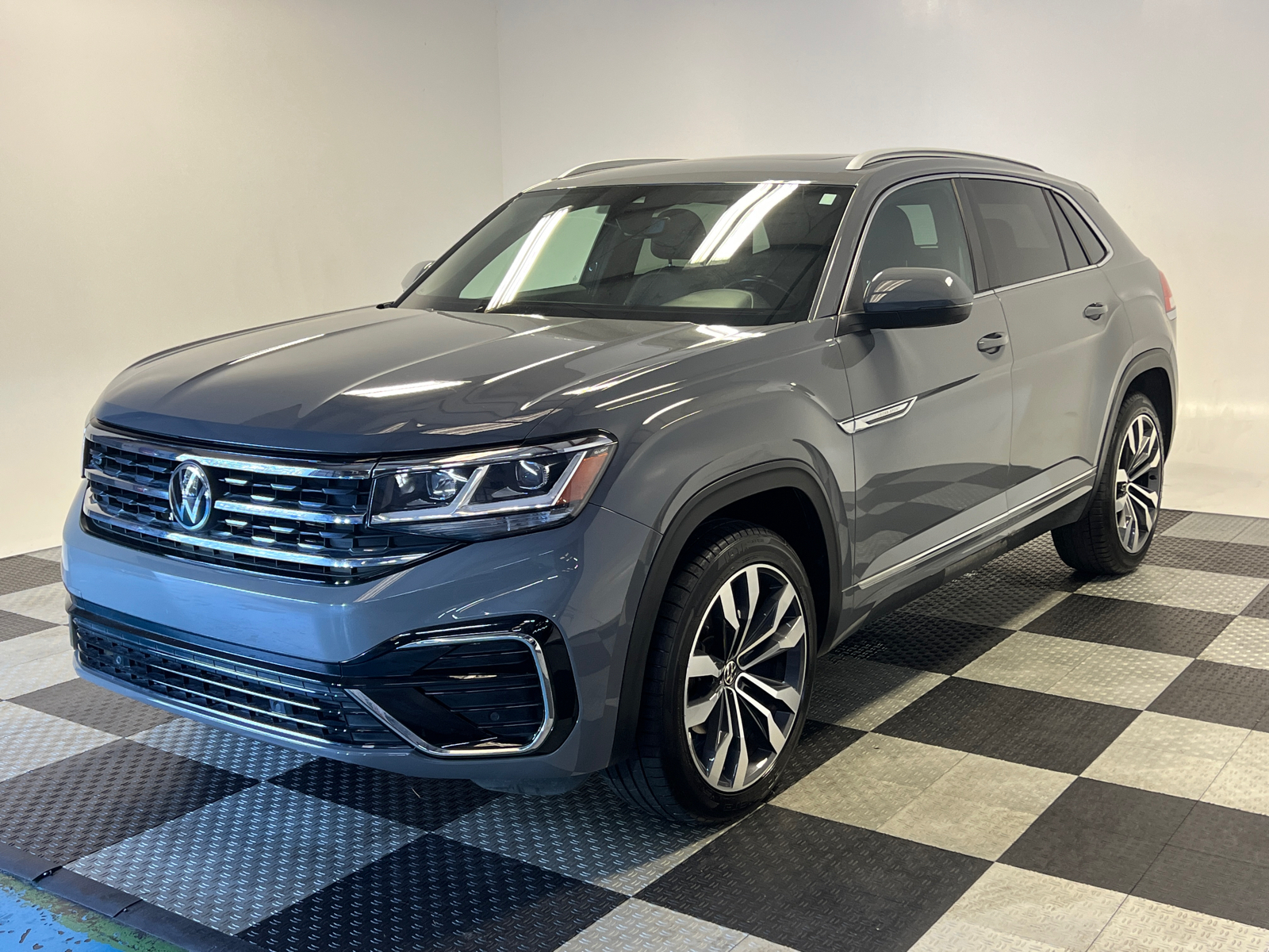 2020 Volkswagen Atlas Cross Sport 3.6L V6 SEL R-Line 3