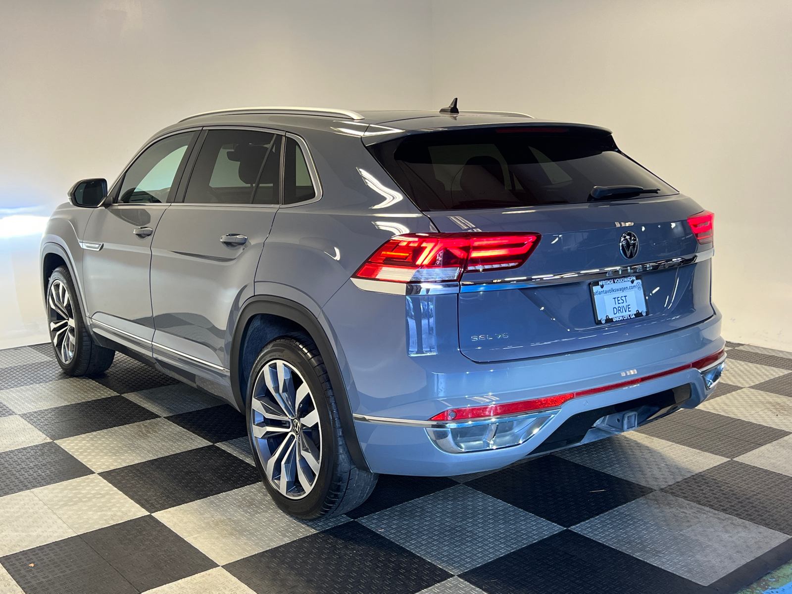 2020 Volkswagen Atlas Cross Sport 3.6L V6 SEL R-Line 4