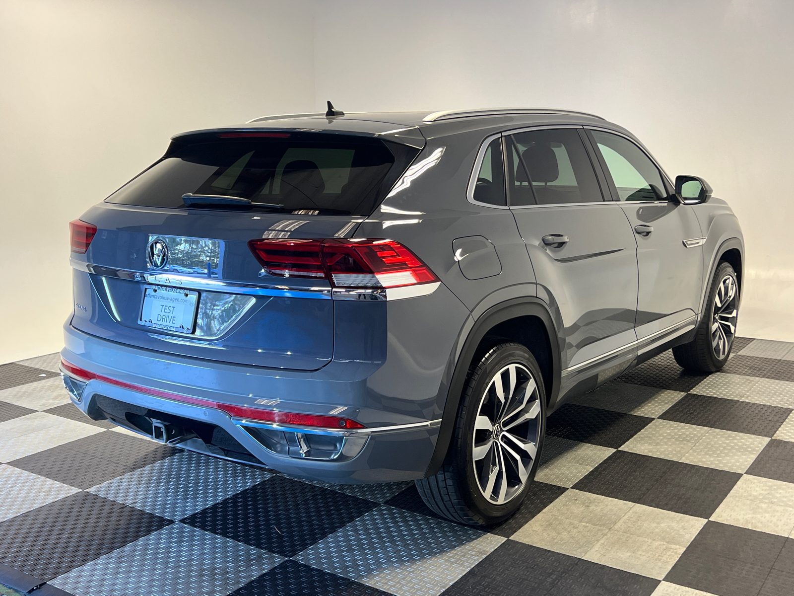 2020 Volkswagen Atlas Cross Sport 3.6L V6 SEL R-Line 6