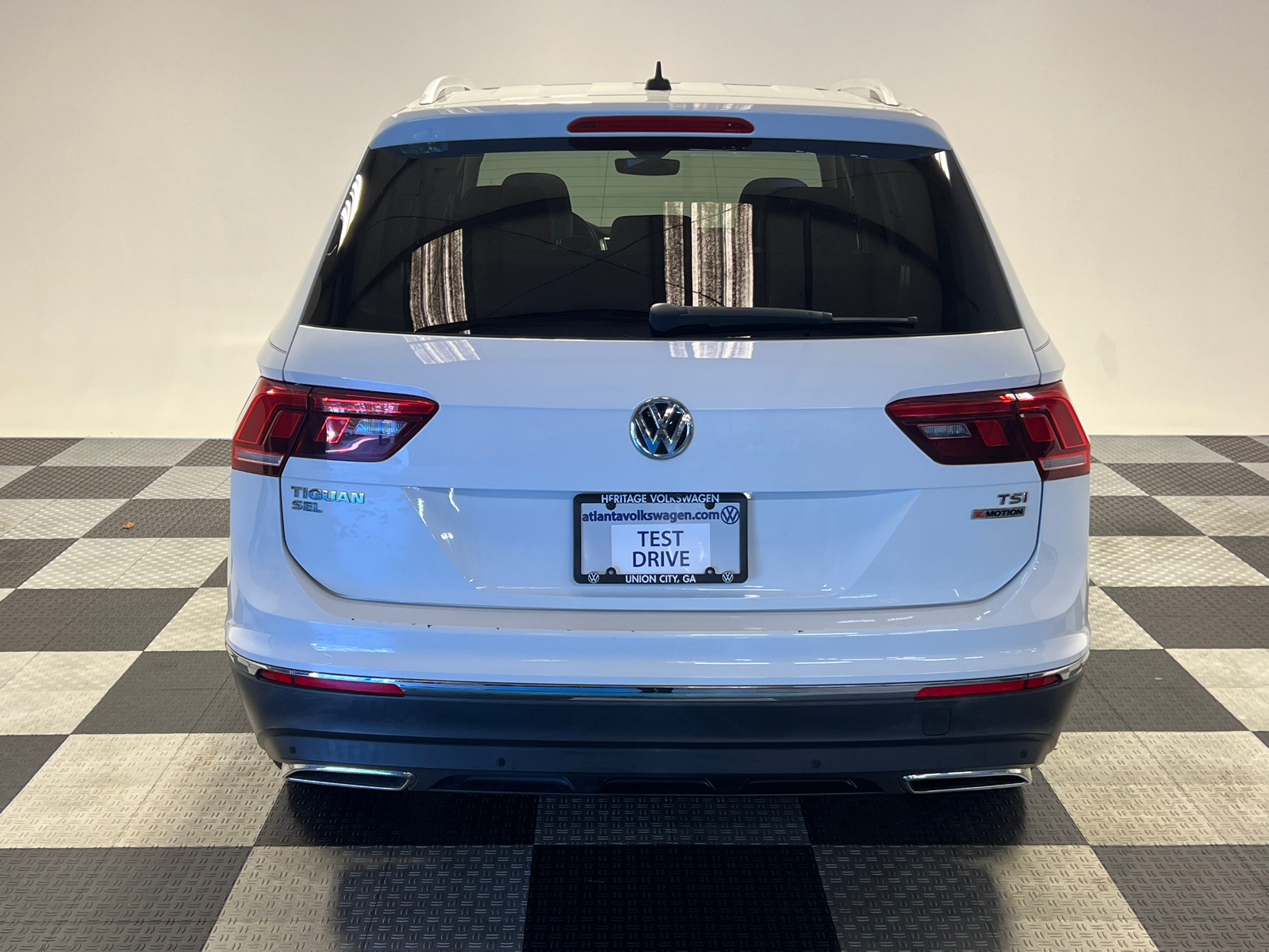 2018 Volkswagen Tiguan 2.0T SEL Premium 5