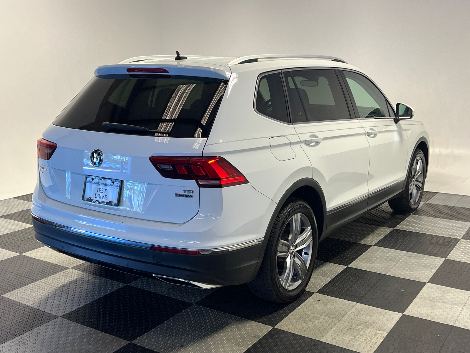 2018 Volkswagen Tiguan 2.0T SEL Premium 6