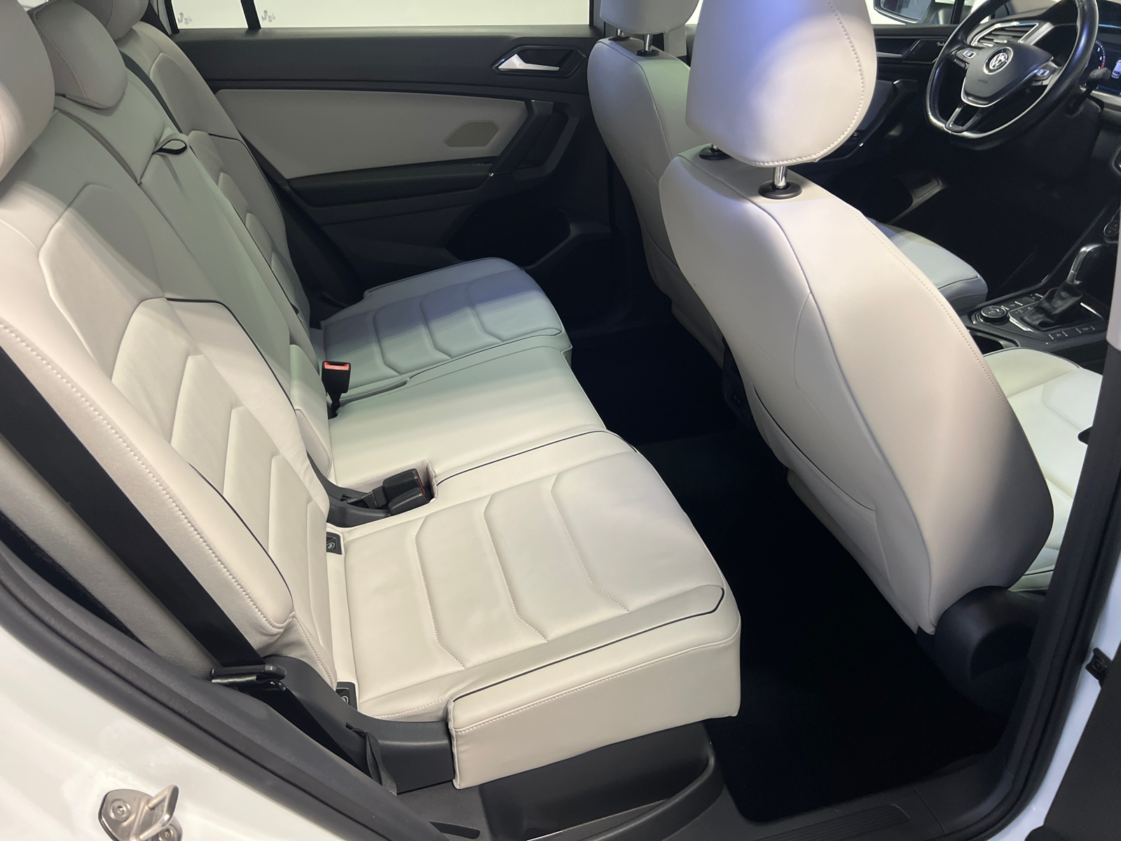 2018 Volkswagen Tiguan 2.0T SEL Premium 14