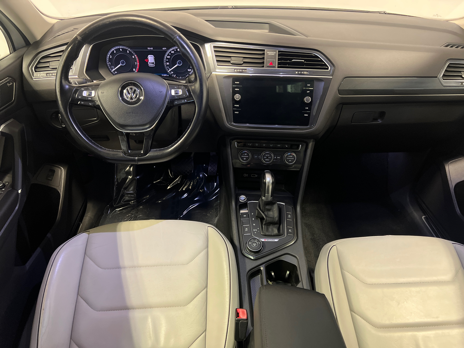 2018 Volkswagen Tiguan 2.0T SEL Premium 23