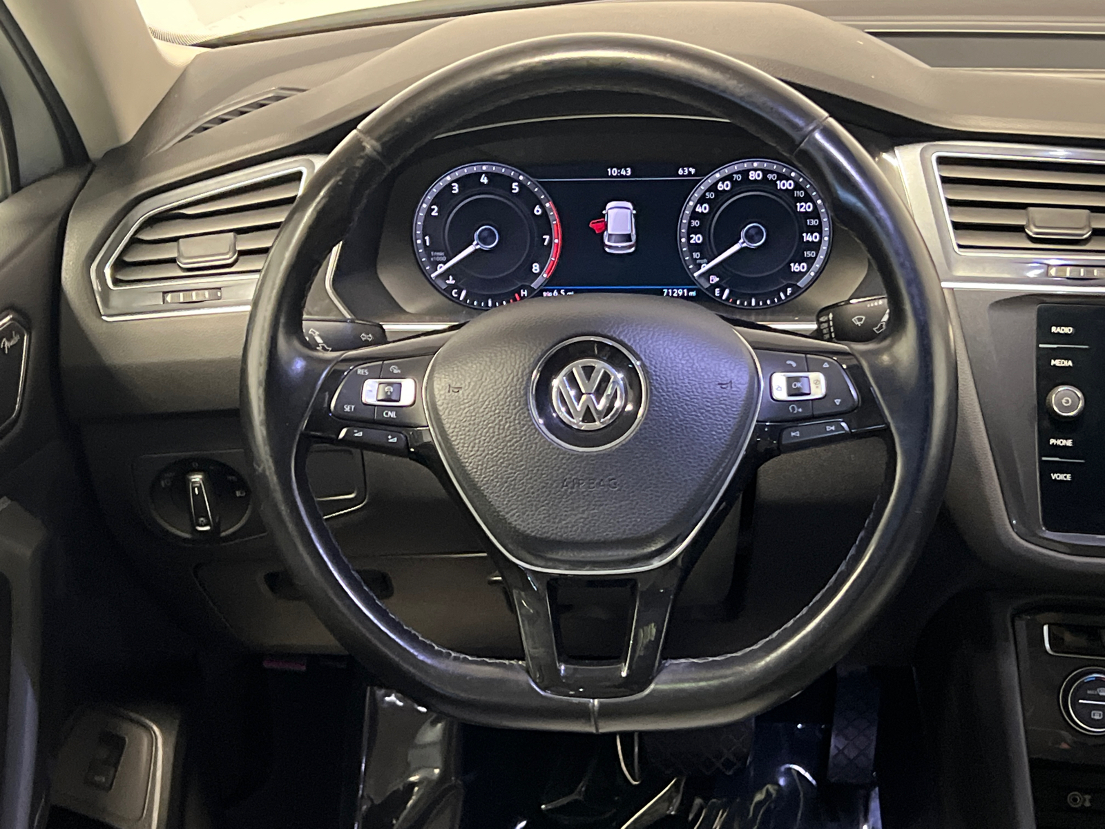 2018 Volkswagen Tiguan 2.0T SEL Premium 24