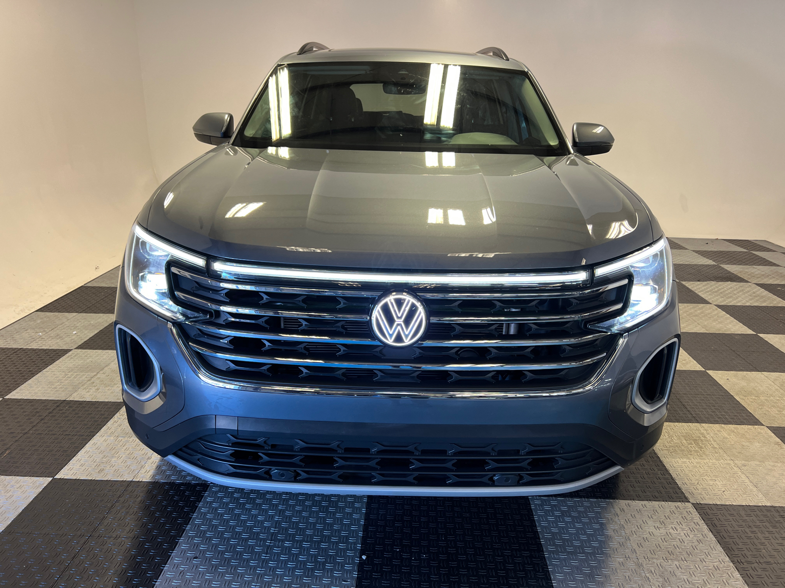 2024 Volkswagen Atlas 2.0T SE w/Technology 2