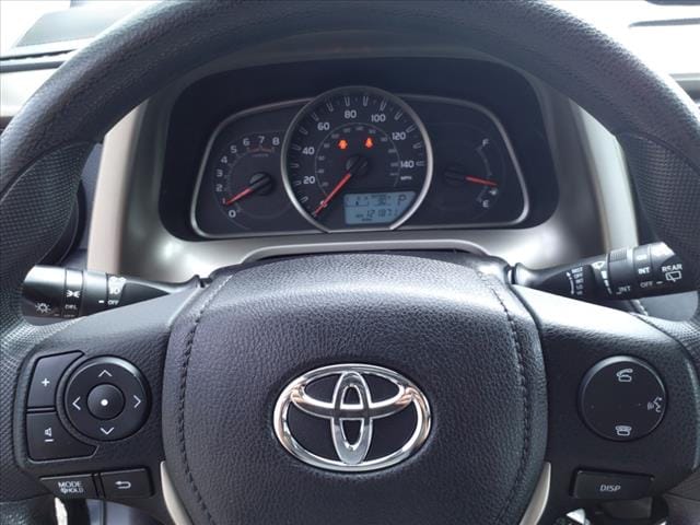 2015 Toyota RAV4 XLE 18