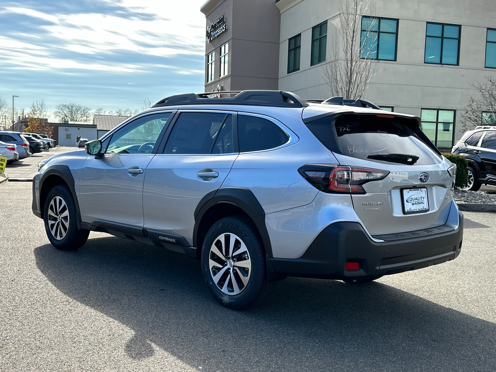 2025 Subaru Outback Premium 2