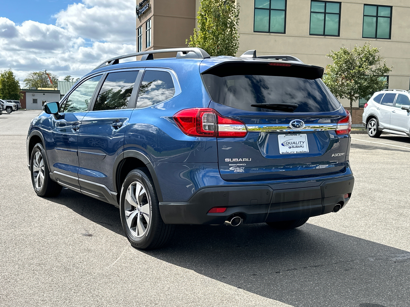 2022 Subaru Ascent Premium 7-Passenger 2