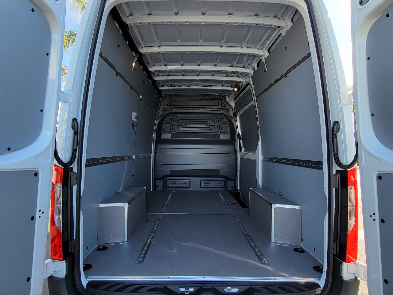 2024 Mercedes-Benz Sprinter Cargo Van  18