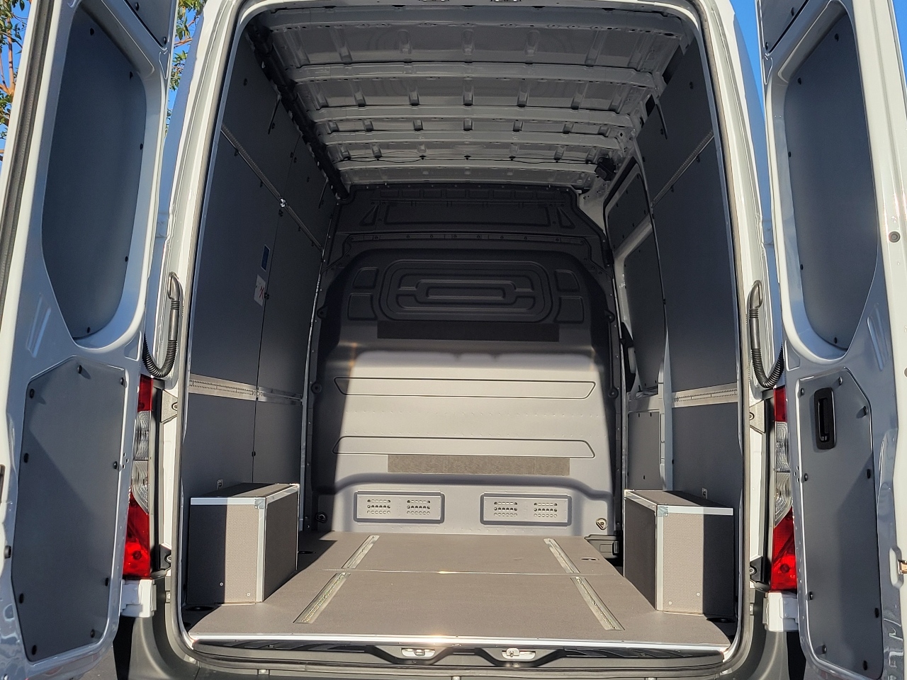 2024 Mercedes-Benz Sprinter Cargo Van  5