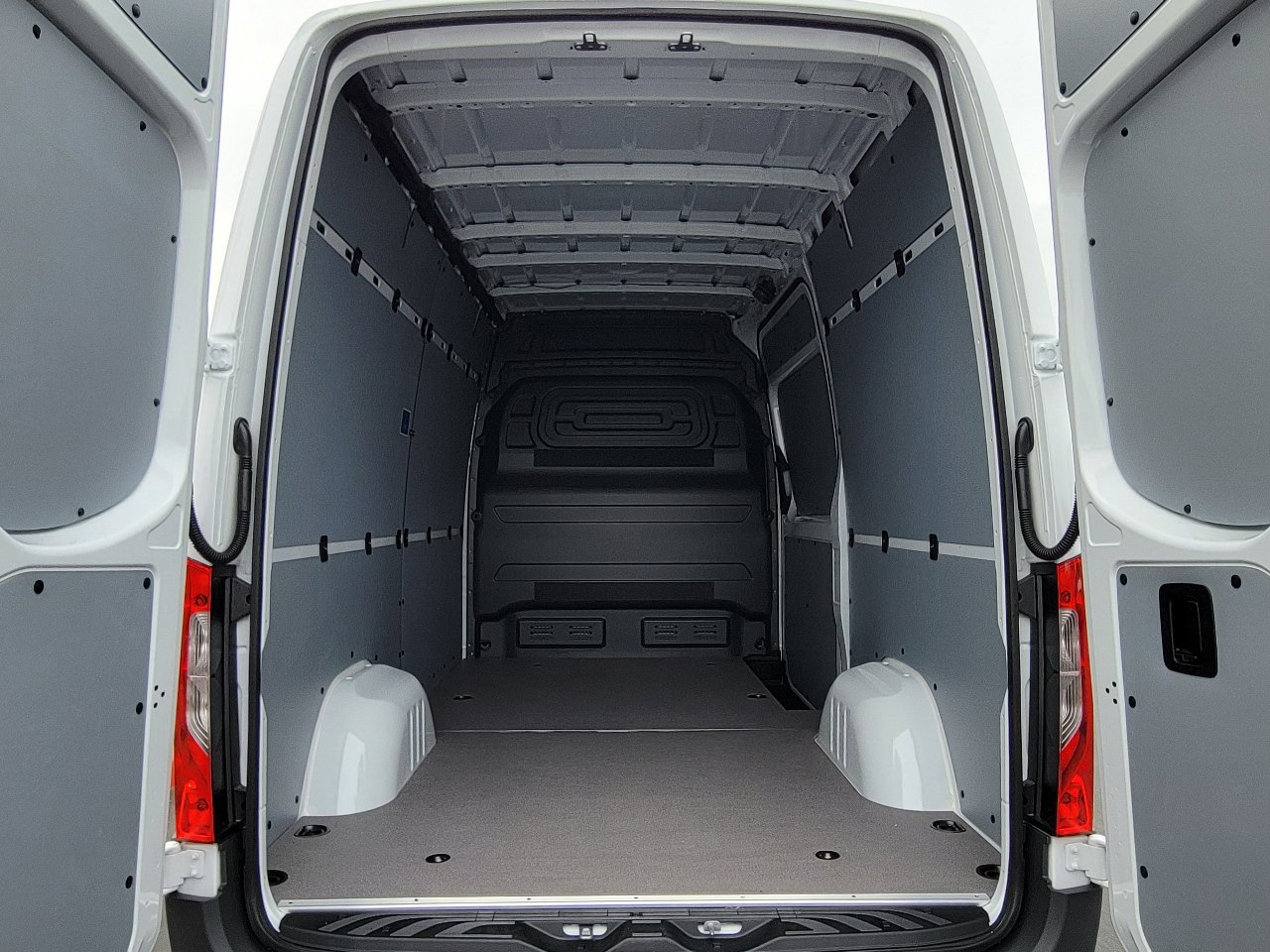 2024 Mercedes-Benz Sprinter Cargo Van  18