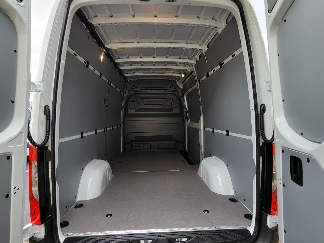 2024 Mercedes-Benz Sprinter Cargo Van  6