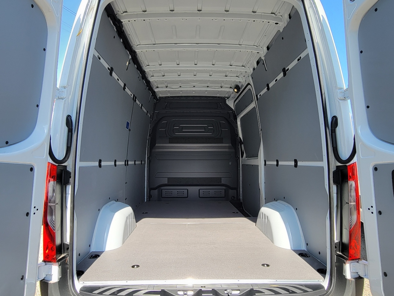 2024 Mercedes-Benz Sprinter Cargo Van  6