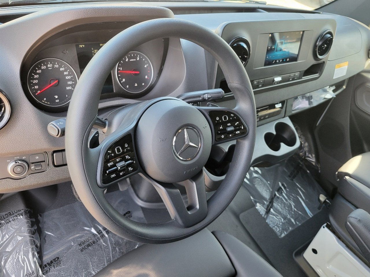 2024 Mercedes-Benz M2CA4S  21