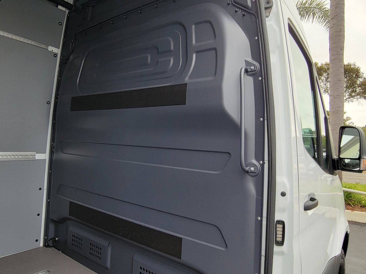 2024 Mercedes-Benz Sprinter Cargo Van  17