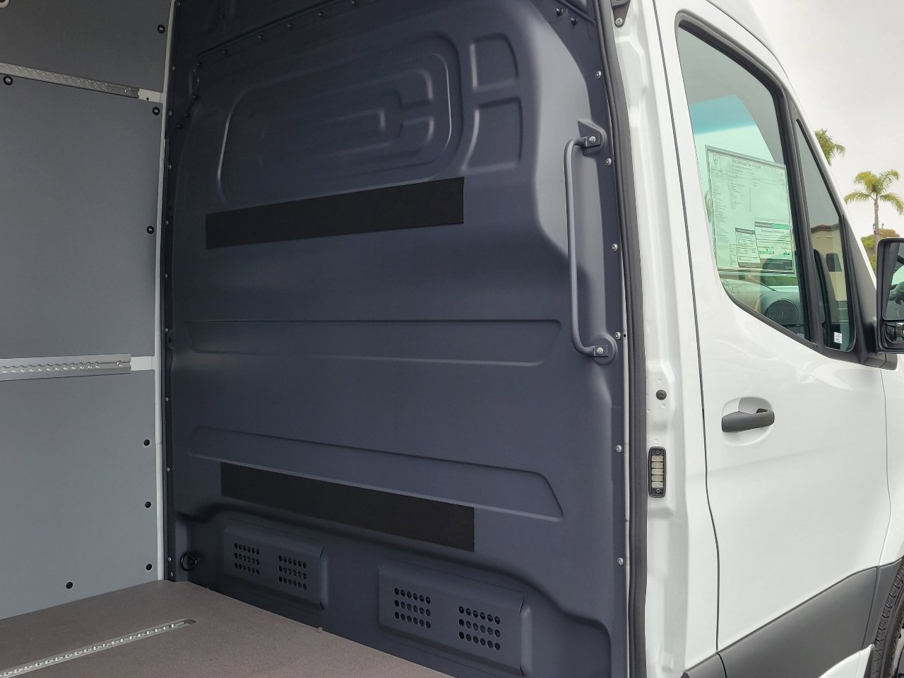 2024 Mercedes-Benz Sprinter Cargo Van  17