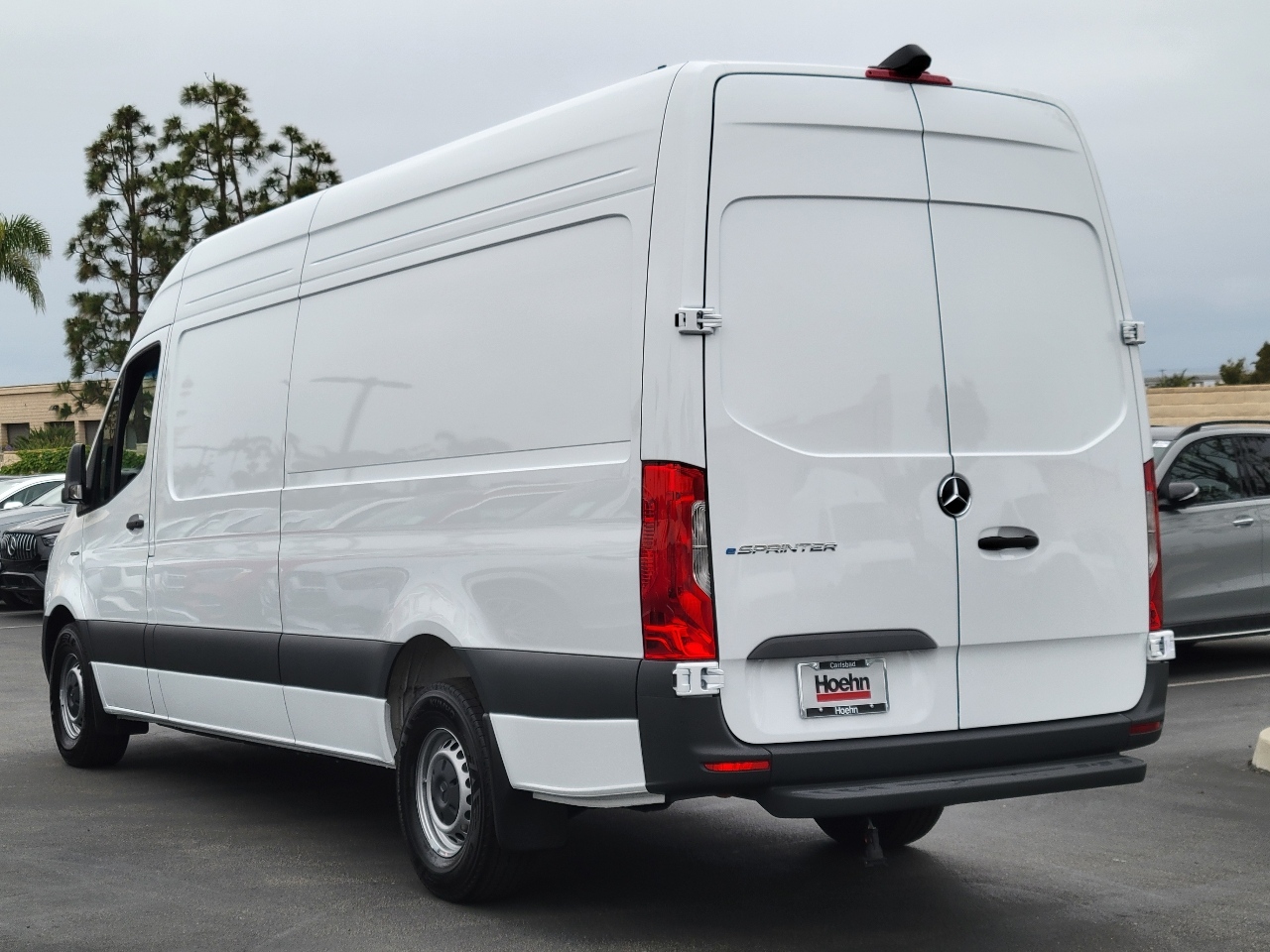 2024 Mercedes-Benz eSprinter Cargo Van  7