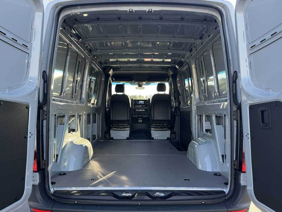 2025 Mercedes-Benz Sprinter Cargo Van  5