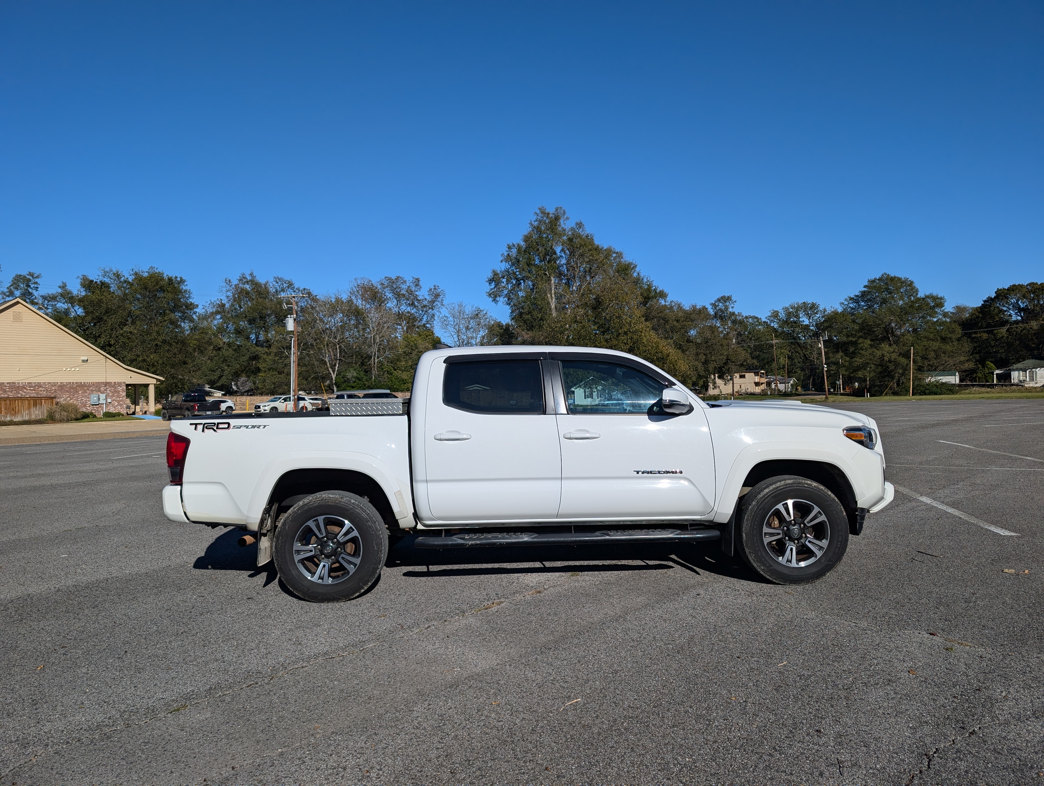 2016 Toyota Tacoma SR5 Double Cab Long Bed V6 6AT 2WD 7