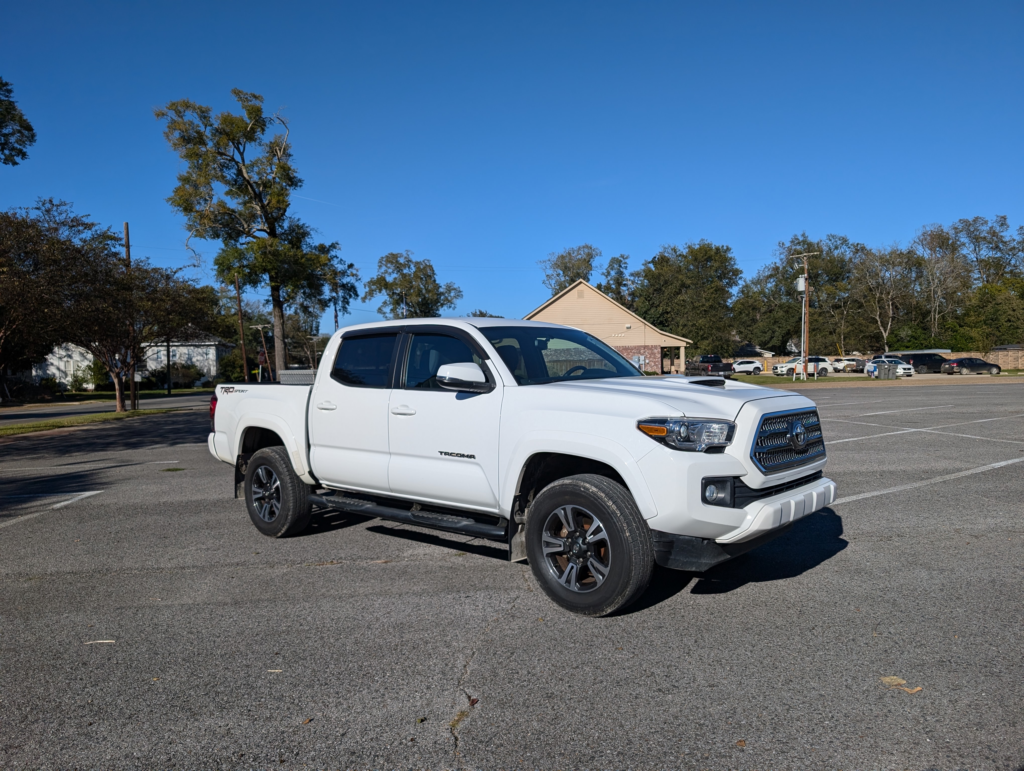 2016 Toyota Tacoma SR5 Double Cab Long Bed V6 6AT 2WD 8