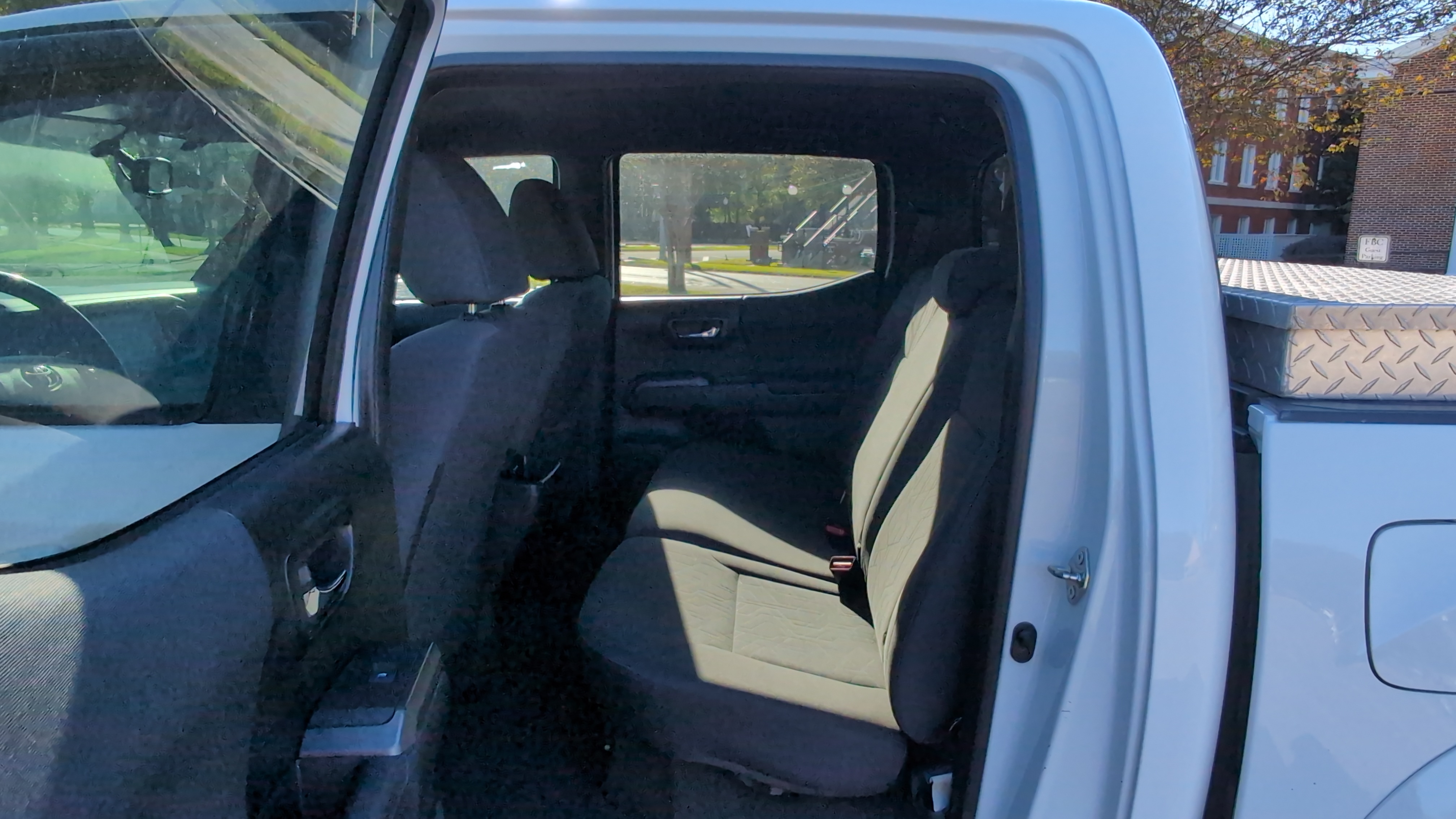 2016 Toyota Tacoma SR5 Double Cab Long Bed V6 6AT 2WD 29