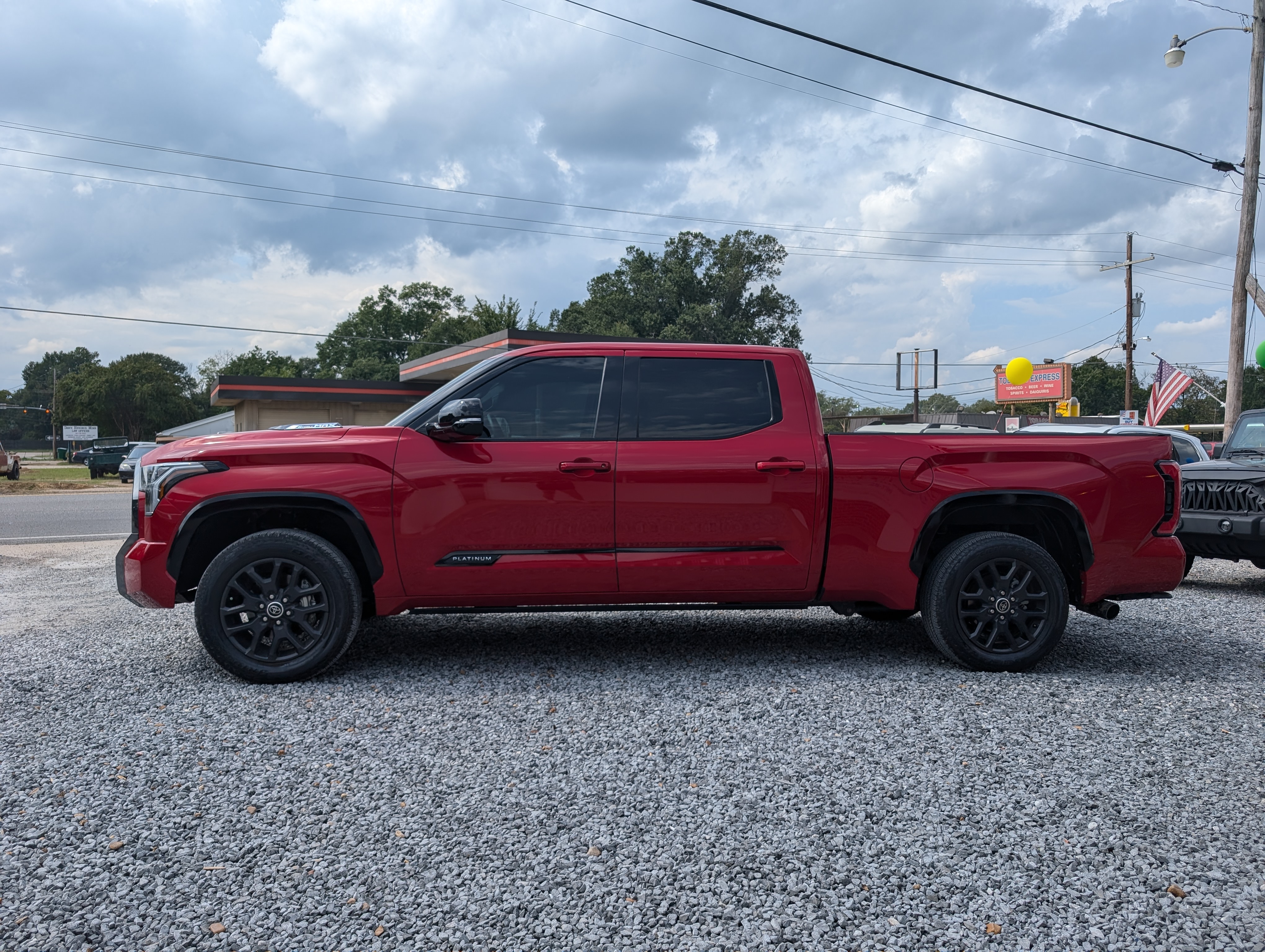 2023 Toyota Tundra Platinum CrewMax 4WD Long Bed Hybrid 2