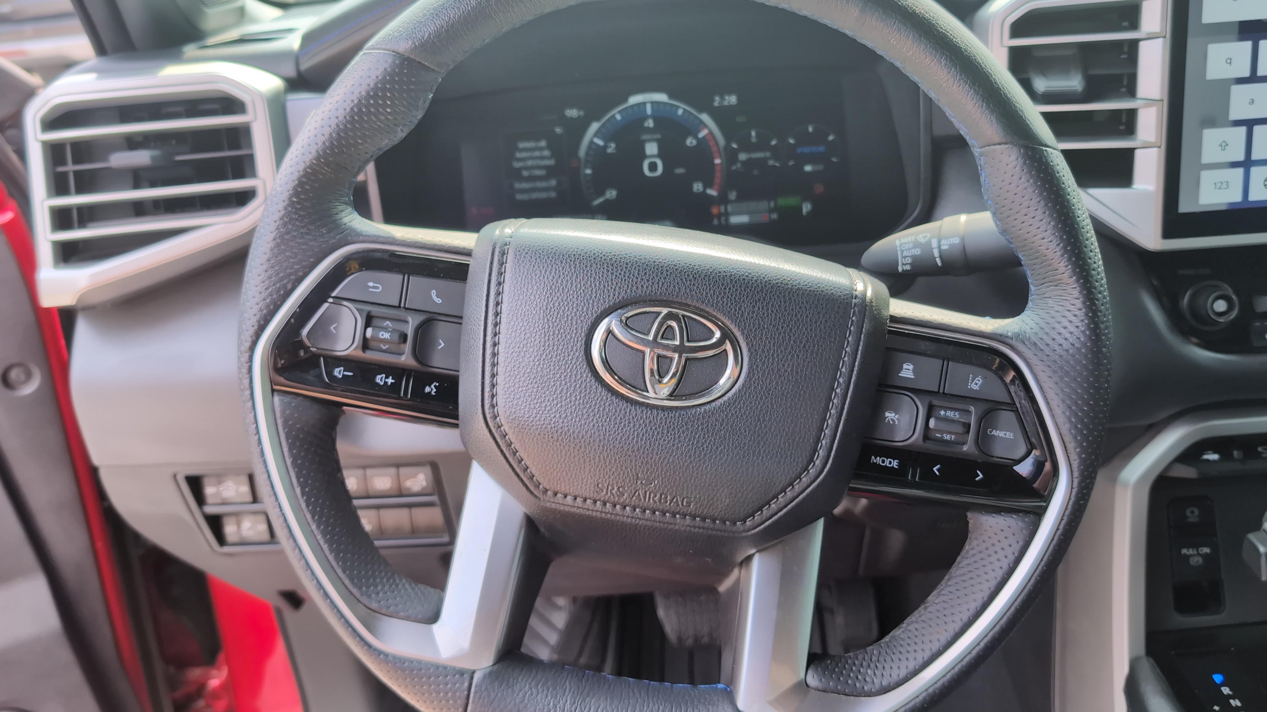 2023 Toyota Tundra Platinum CrewMax 4WD Long Bed Hybrid 25