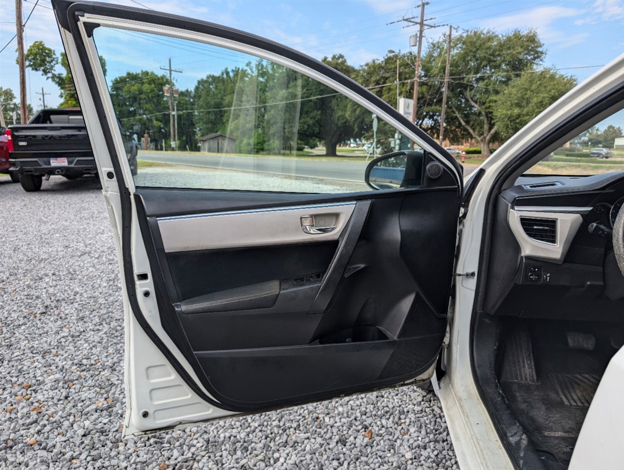 2014 Toyota Corolla LE CVT 11