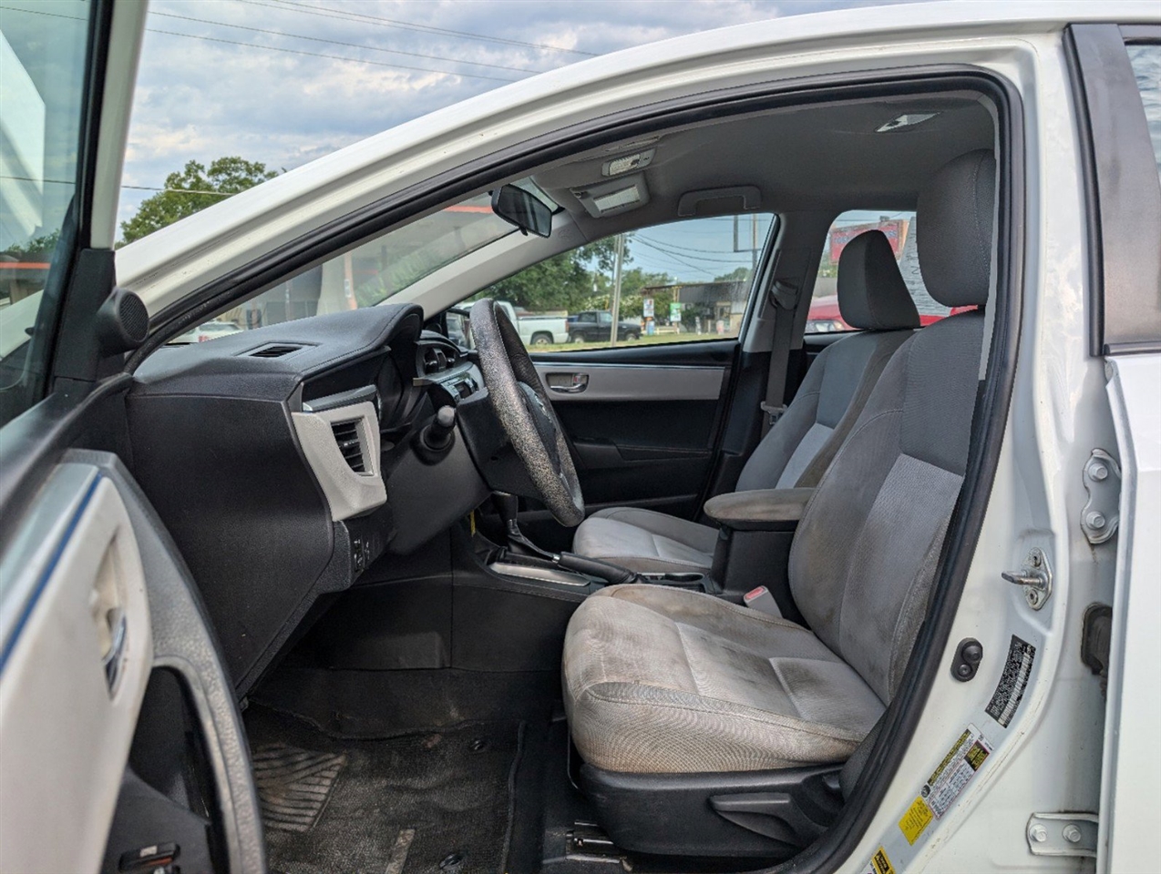 2014 Toyota Corolla LE CVT 14