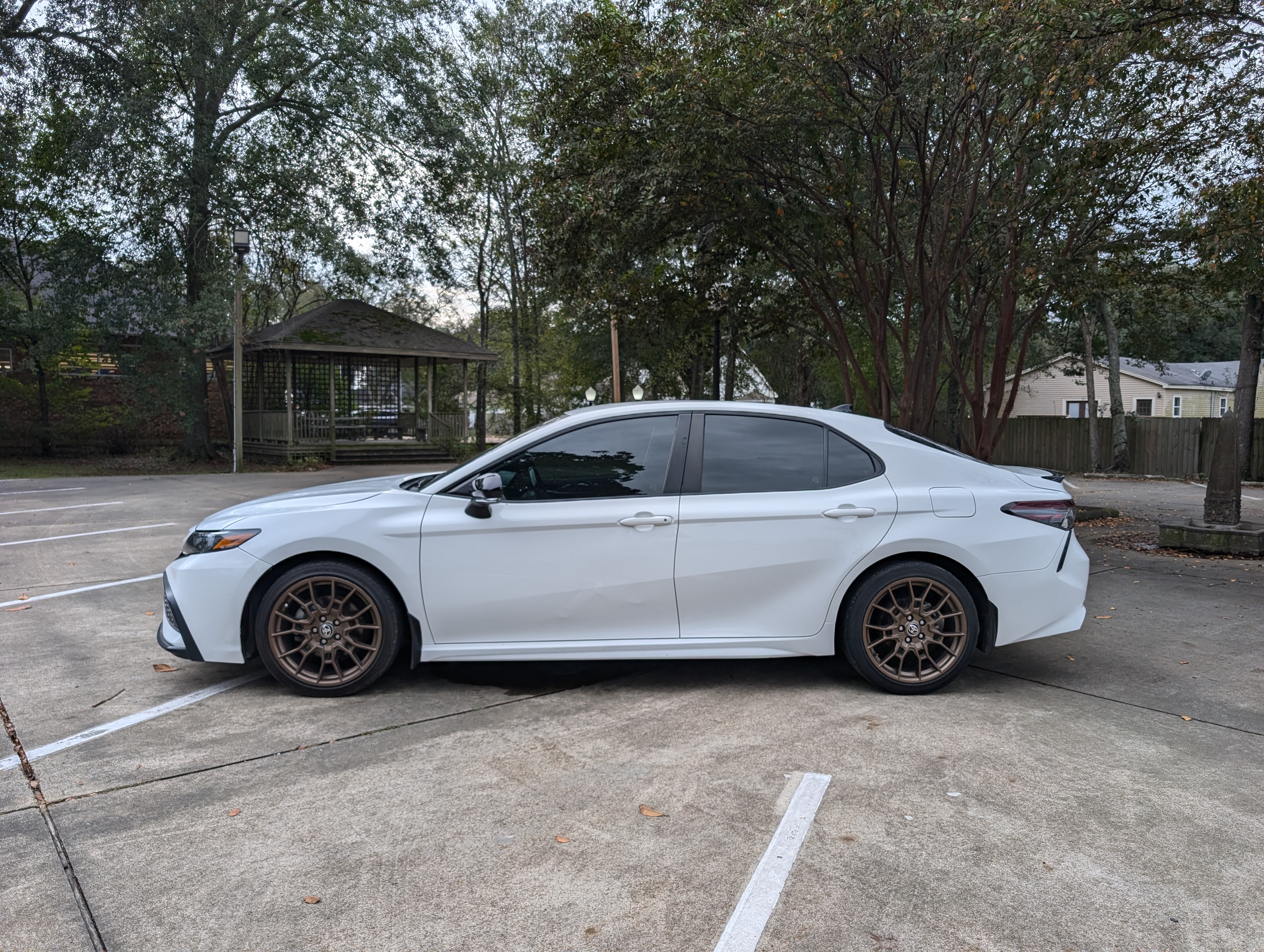 2023 Toyota Camry SE 2