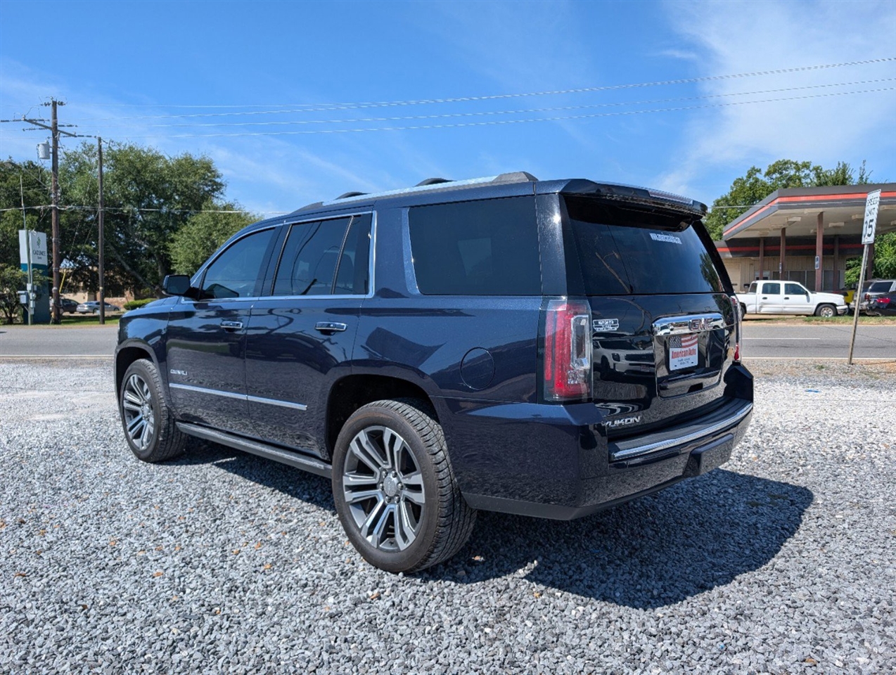 2019 GMC Yukon Denali 4WD 3