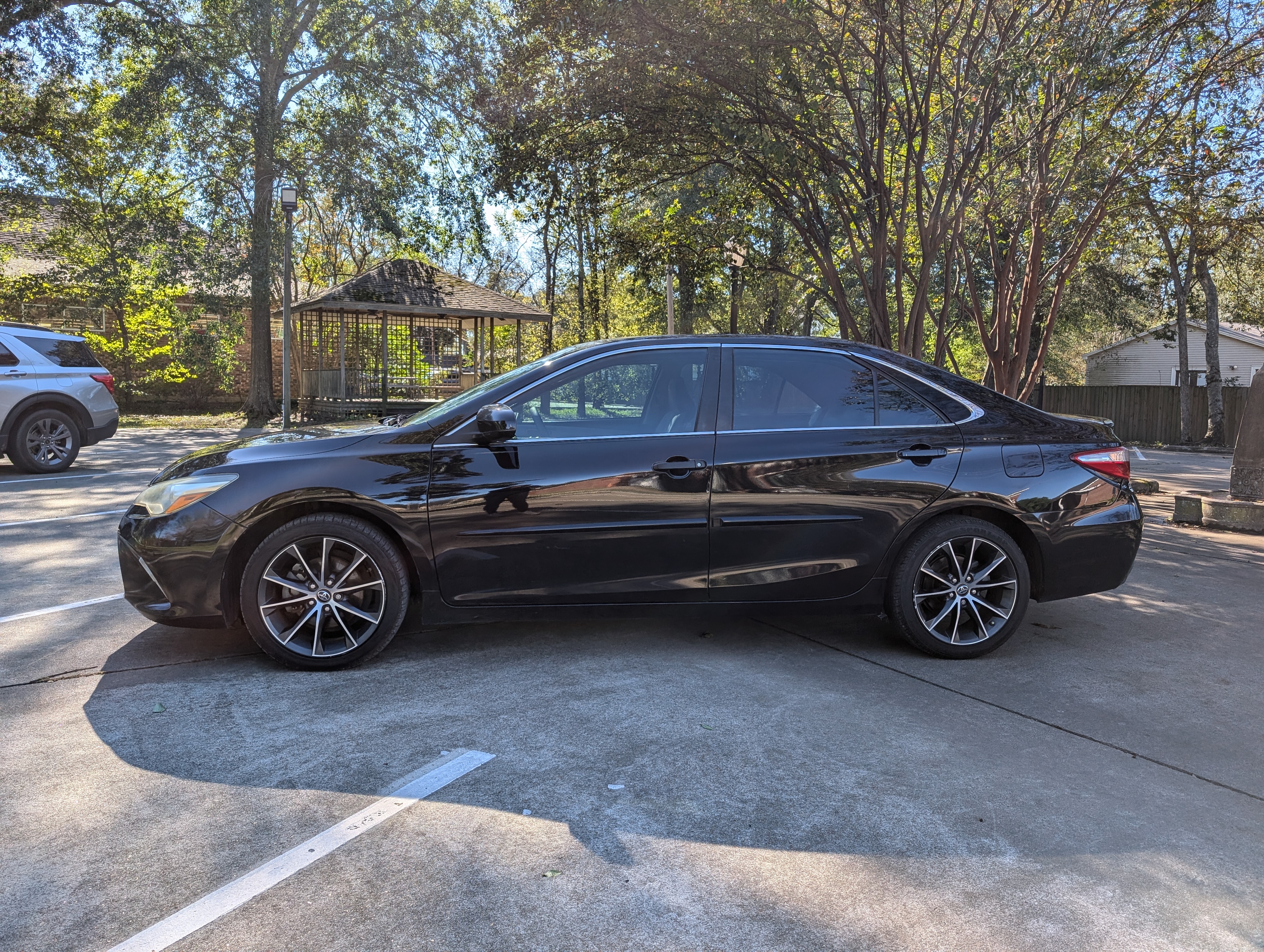 2016 Toyota Camry LE 2