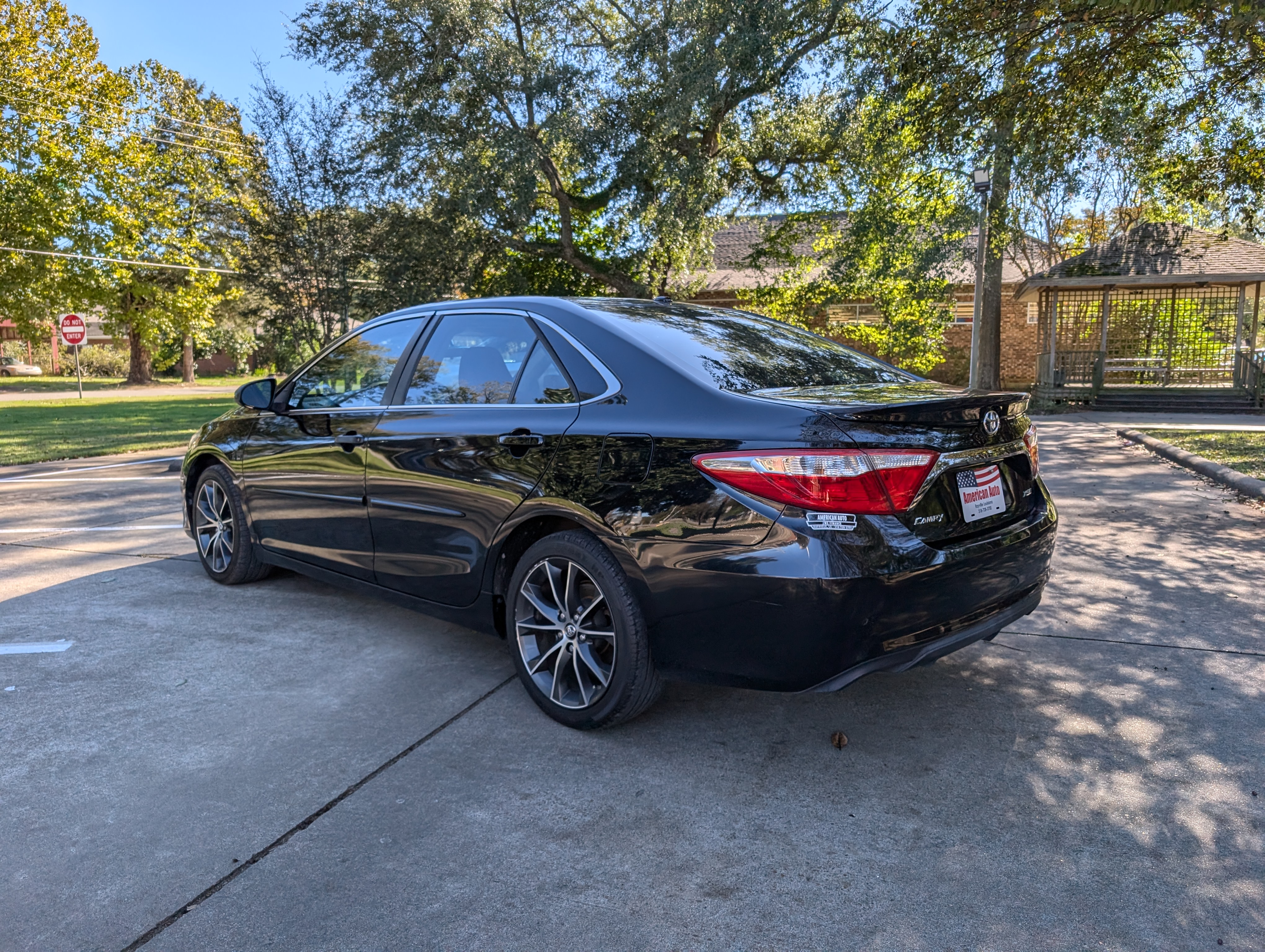 2016 Toyota Camry LE 3