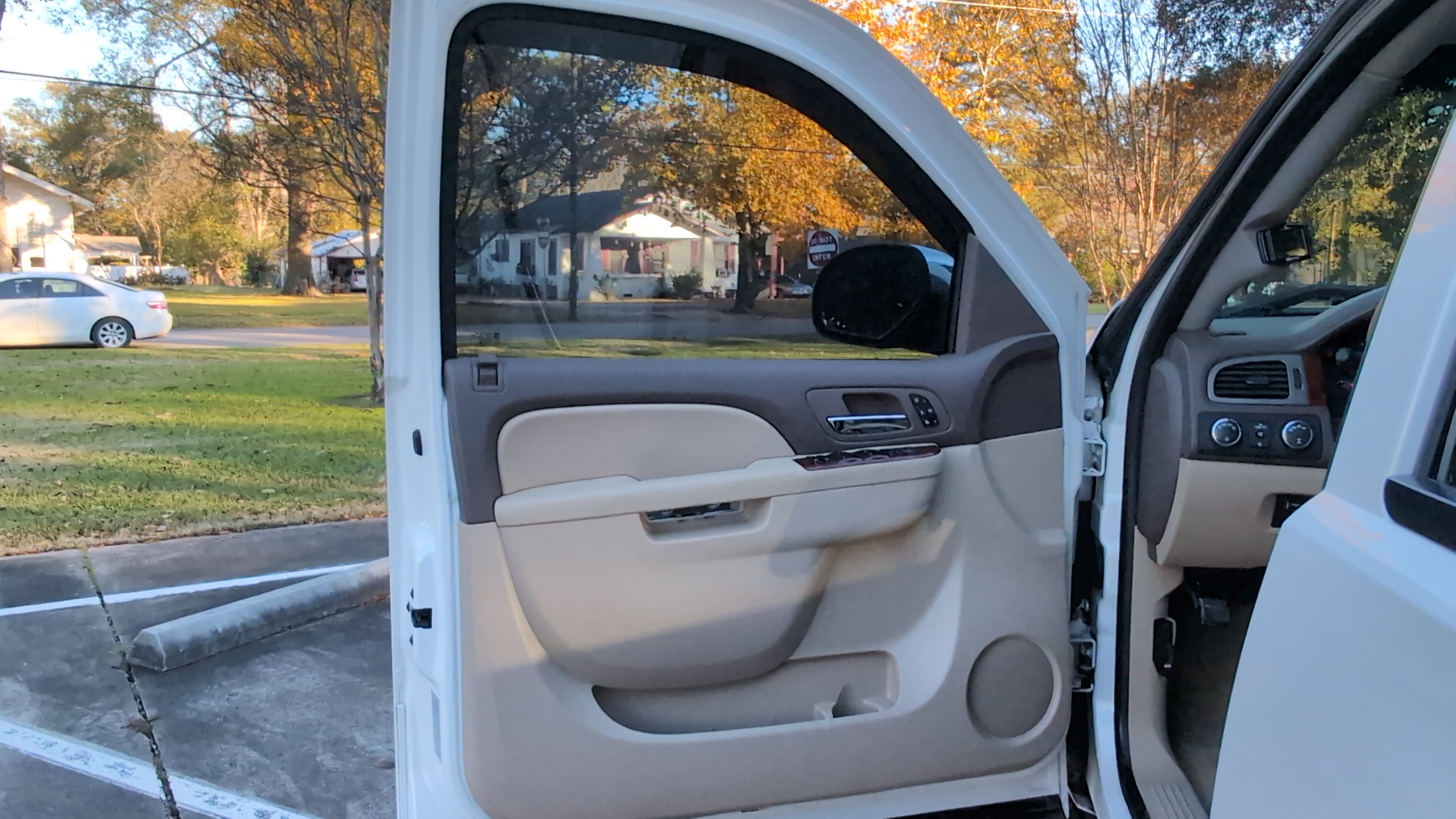 2012 Chevrolet Silverado 1500 LTZ Crew Cab 4WD 11