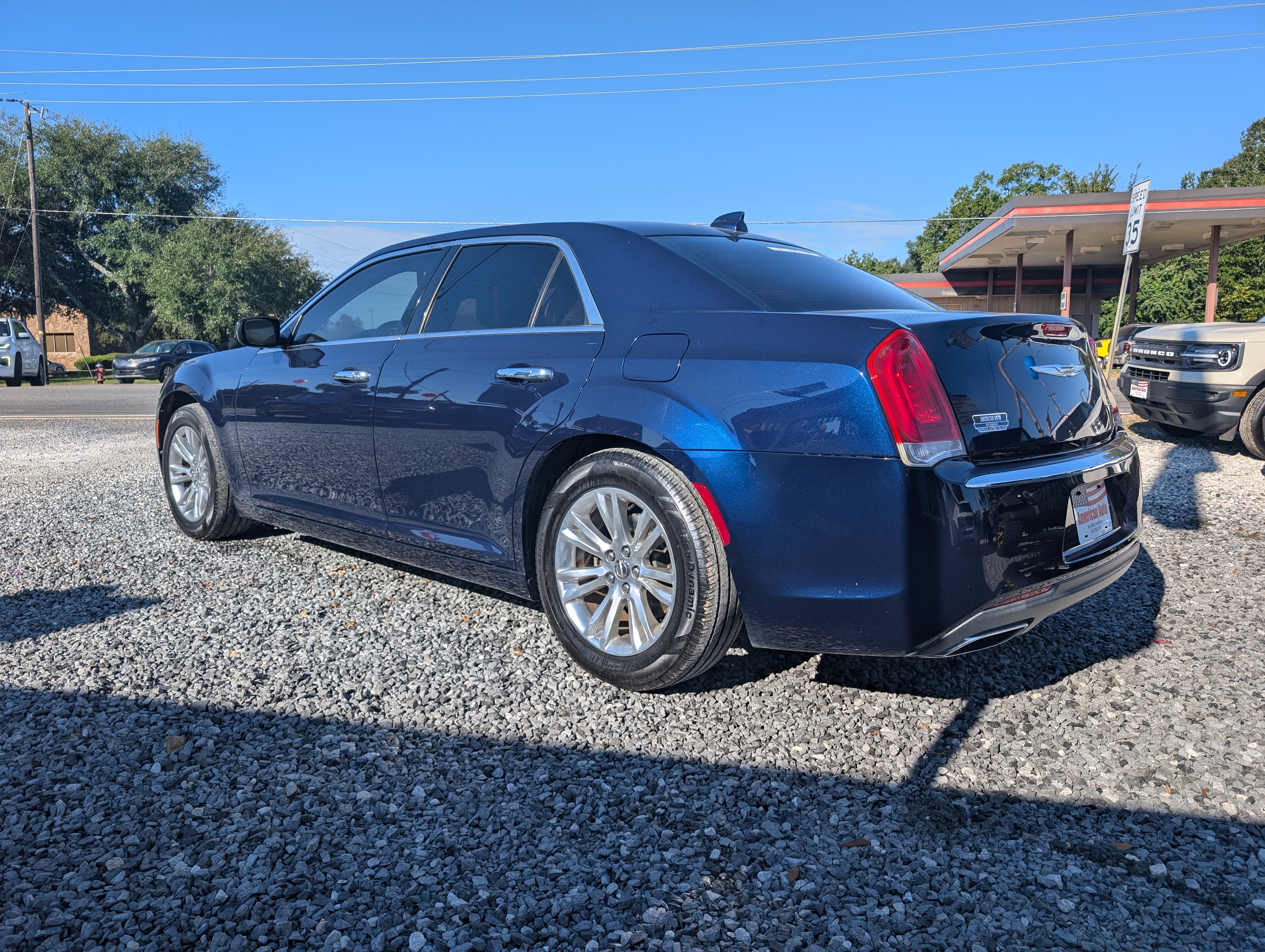 2016 Chrysler 300 C RWD 3