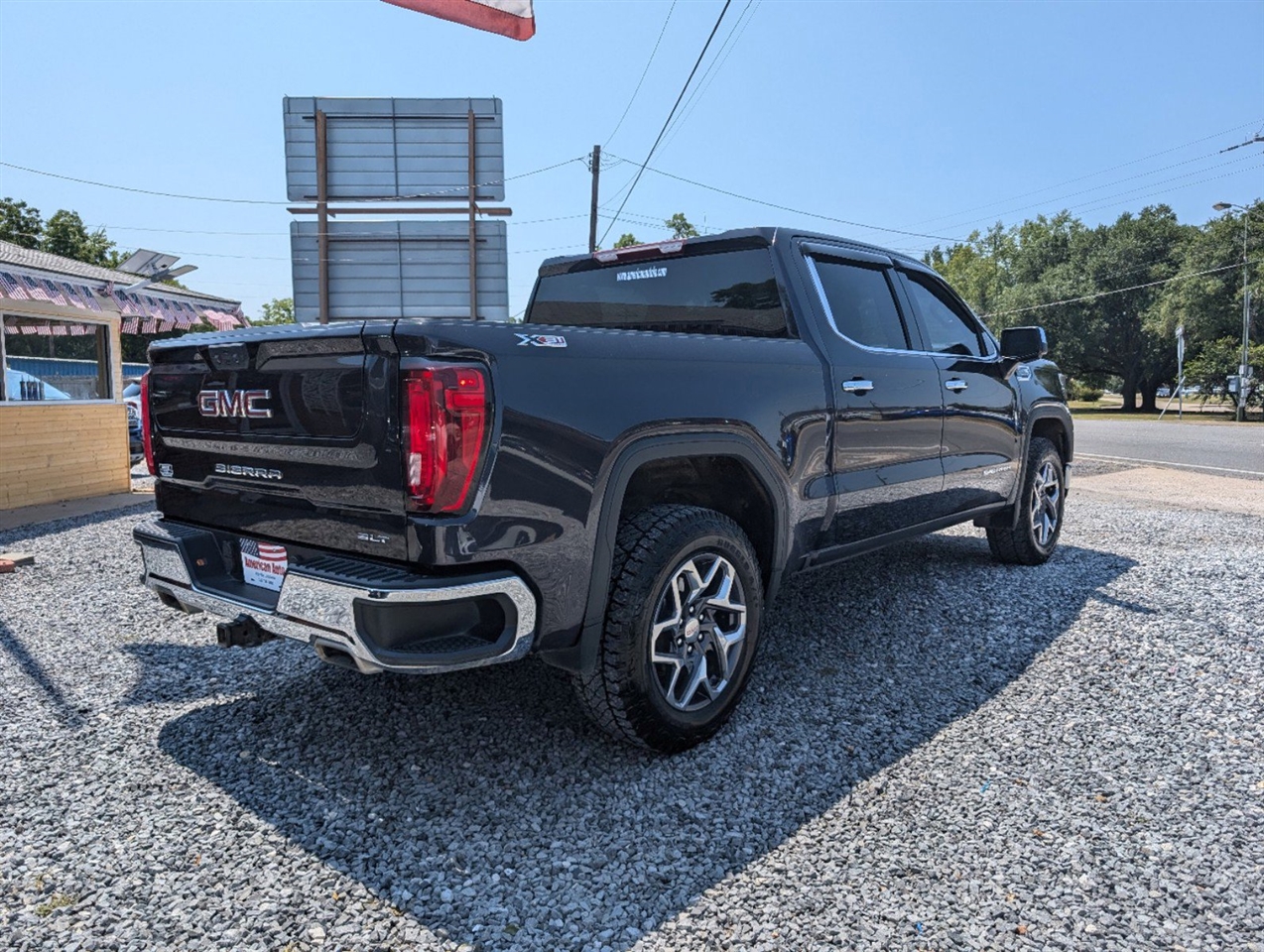 2022 GMC Sierra 1500 SLT Crew Cab 4WD 6