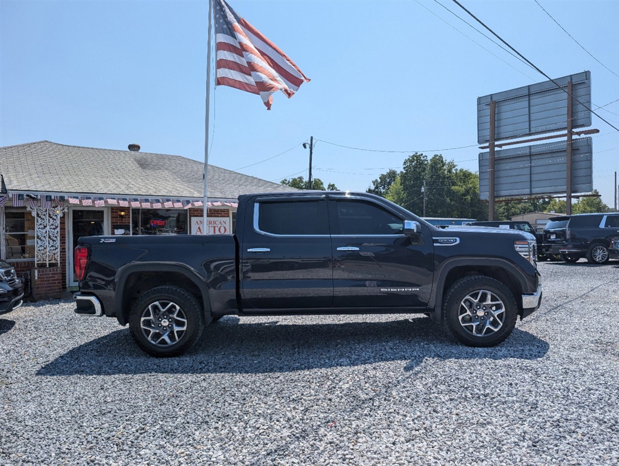 2022 GMC Sierra 1500 SLT Crew Cab 4WD 7