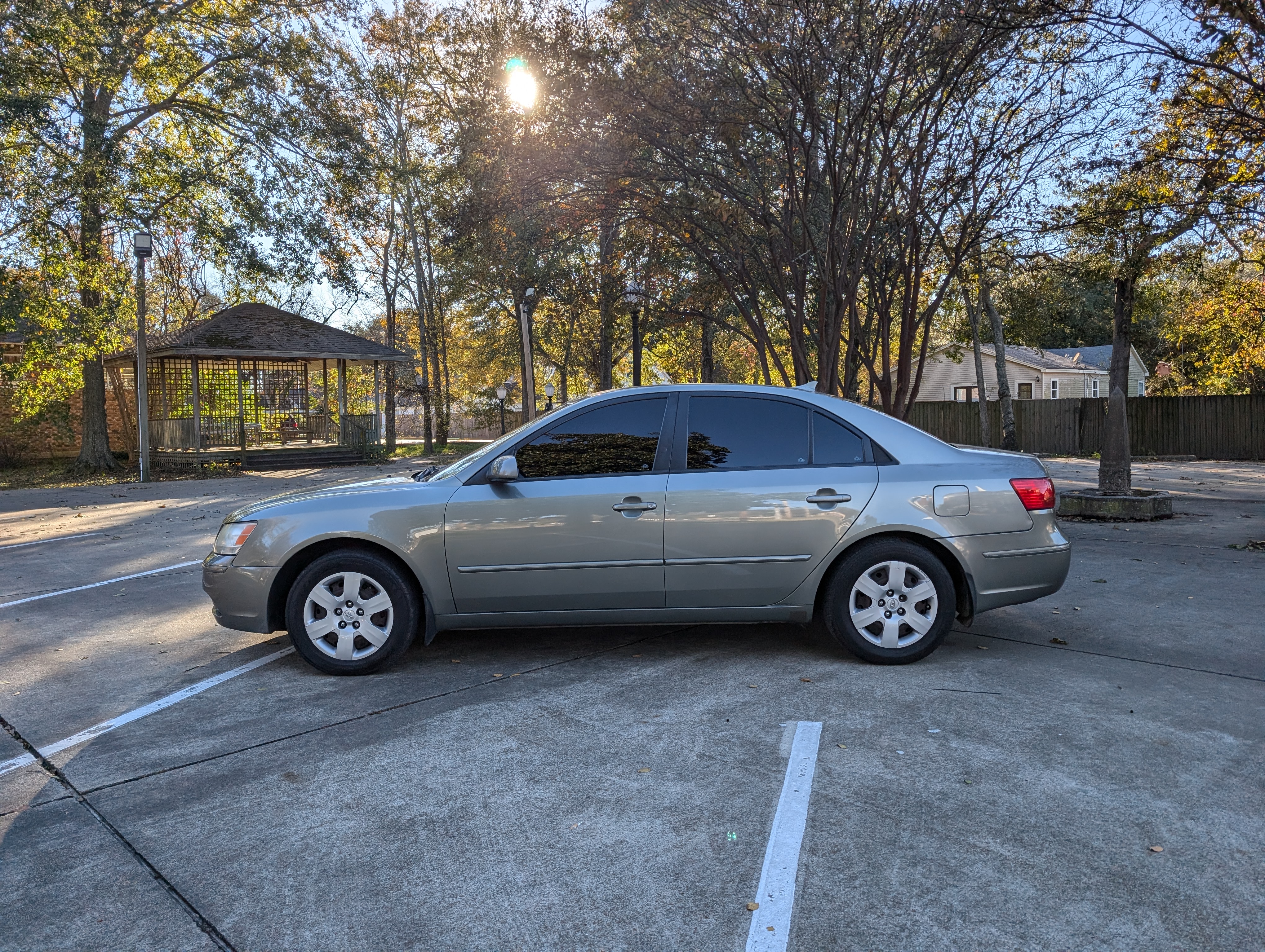 2010 Hyundai Sonata GLS 2