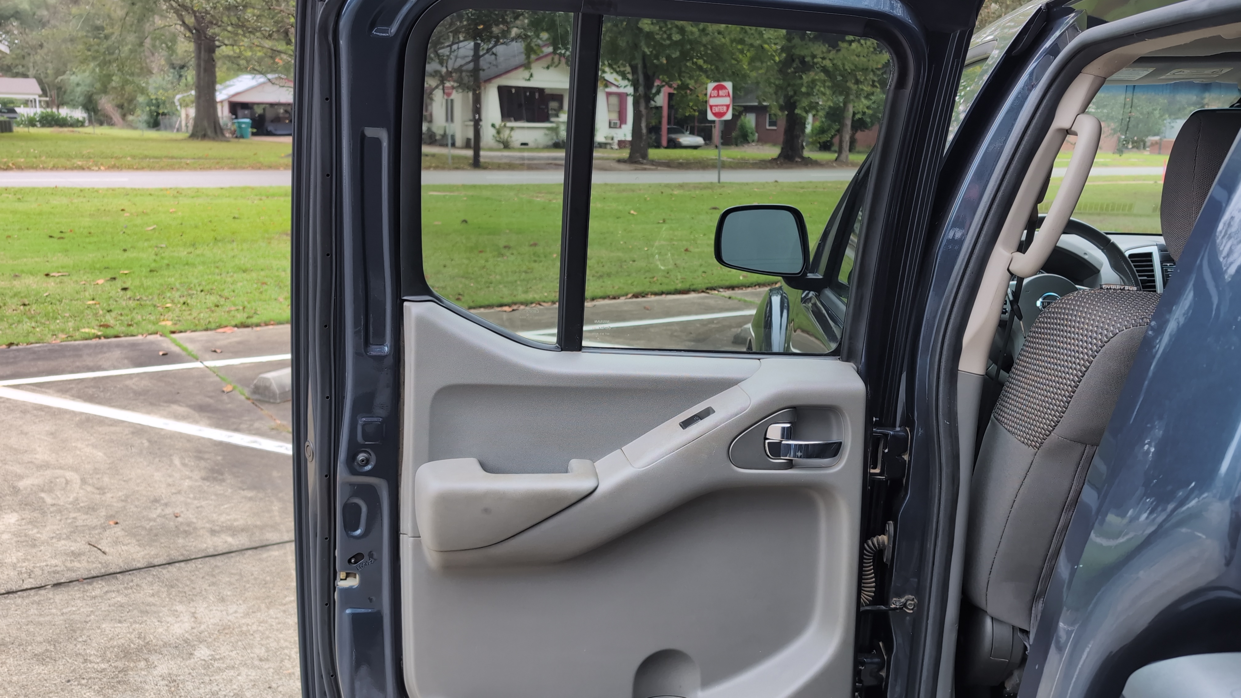 2017 Nissan Frontier S Crew Cab 5AT 2WD 28