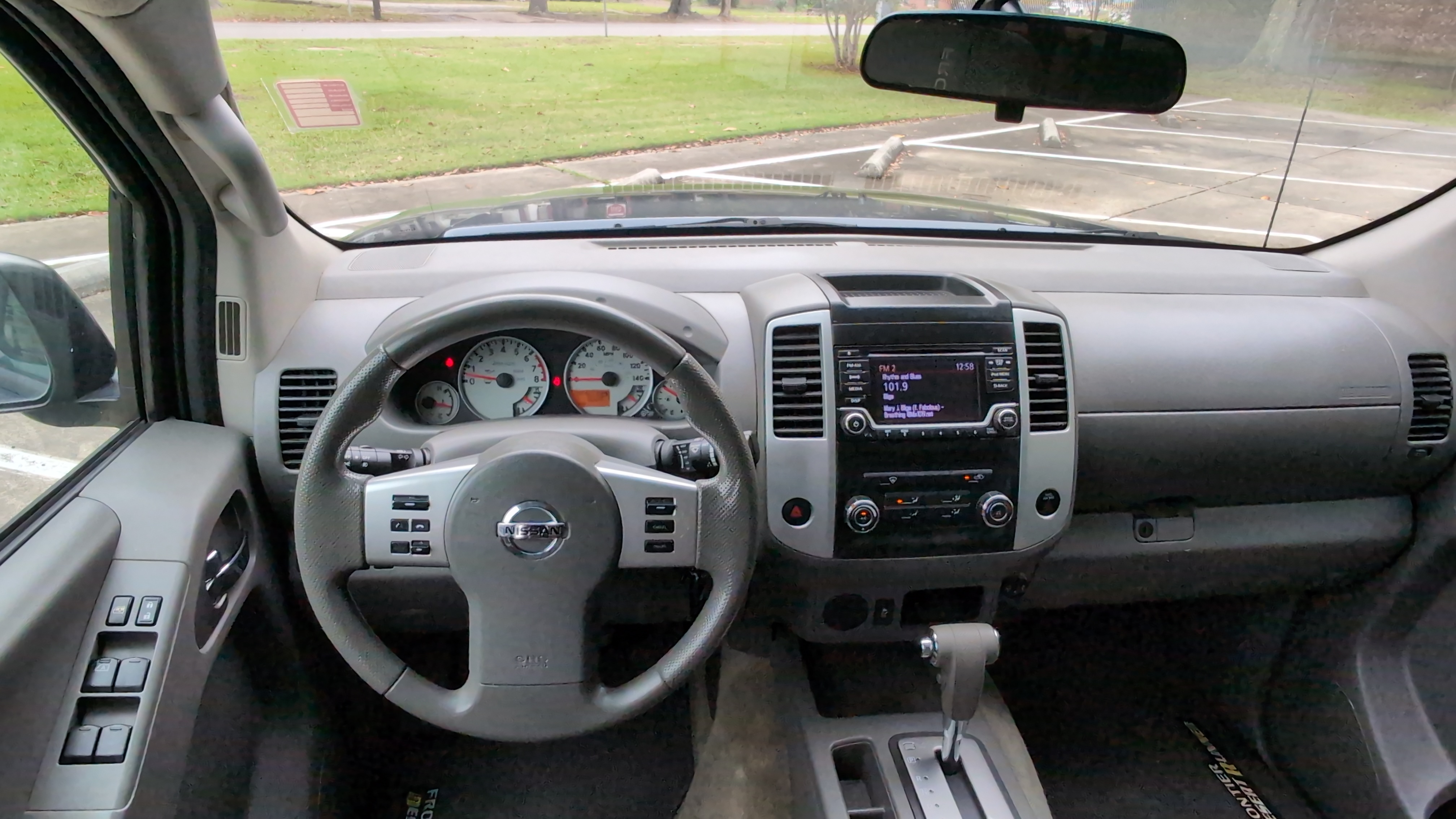 2017 Nissan Frontier S Crew Cab 5AT 2WD 33