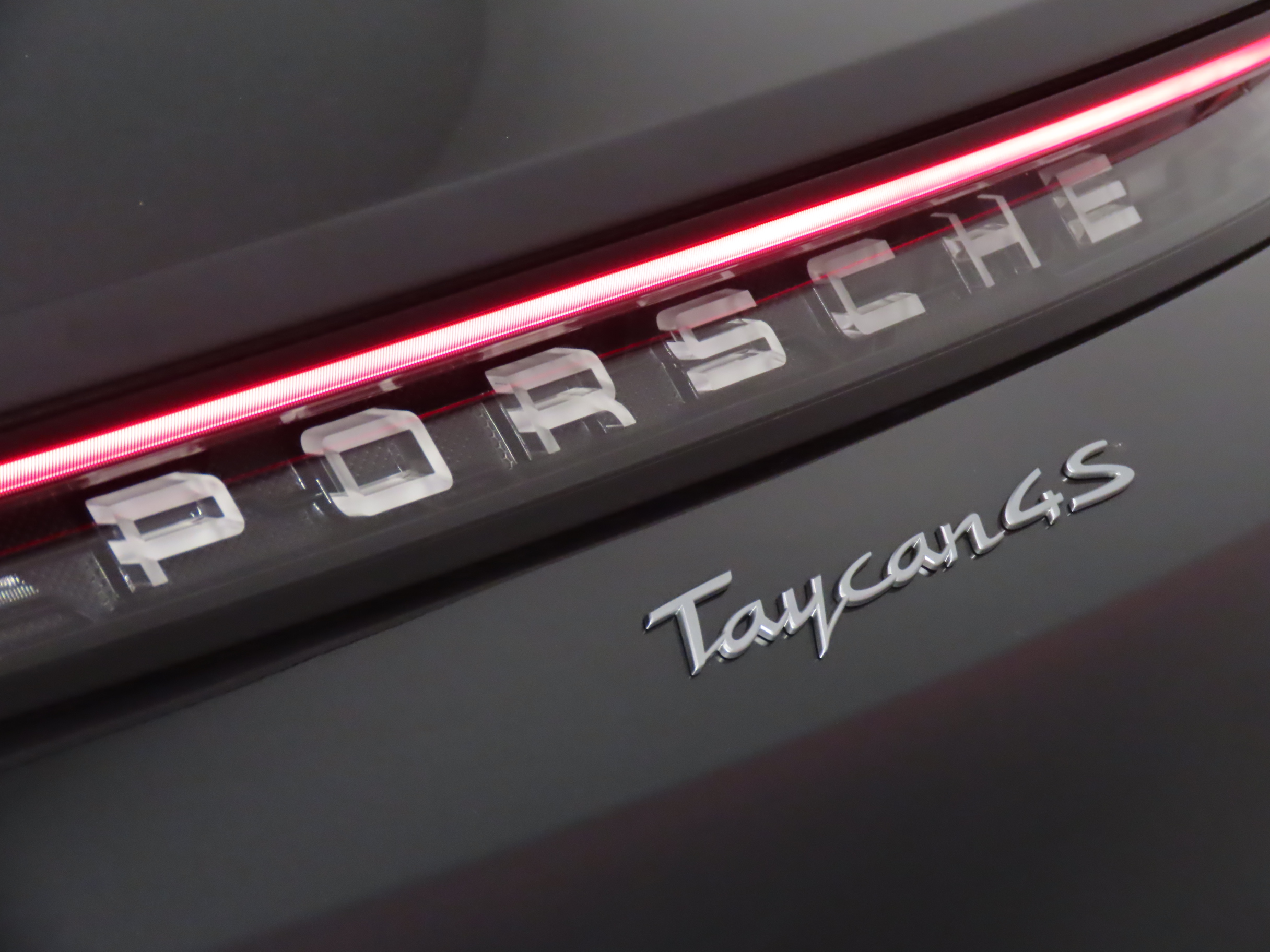 2024 Porsche Taycan Cross Turismo 4S 9